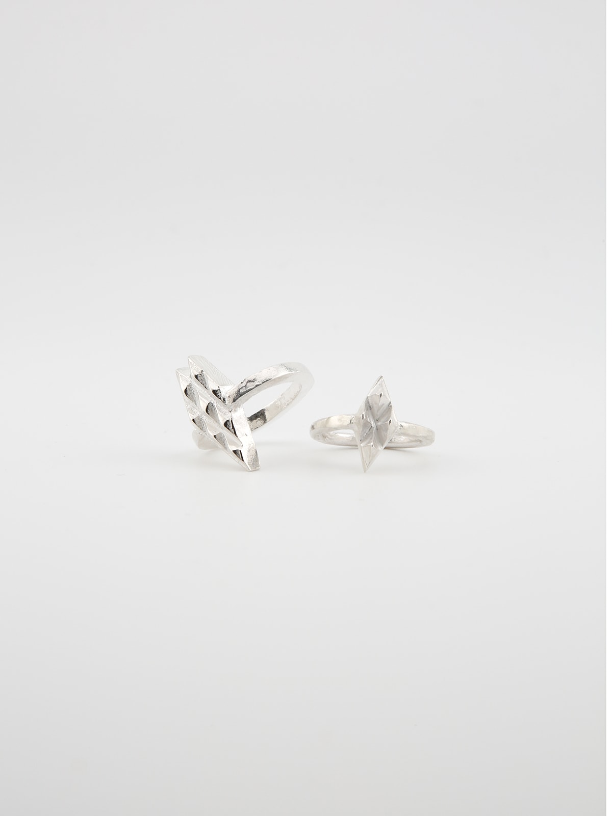 Stud love ring