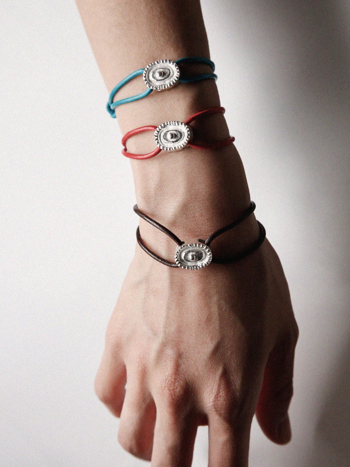 Crown leather bracelet (brown , red)