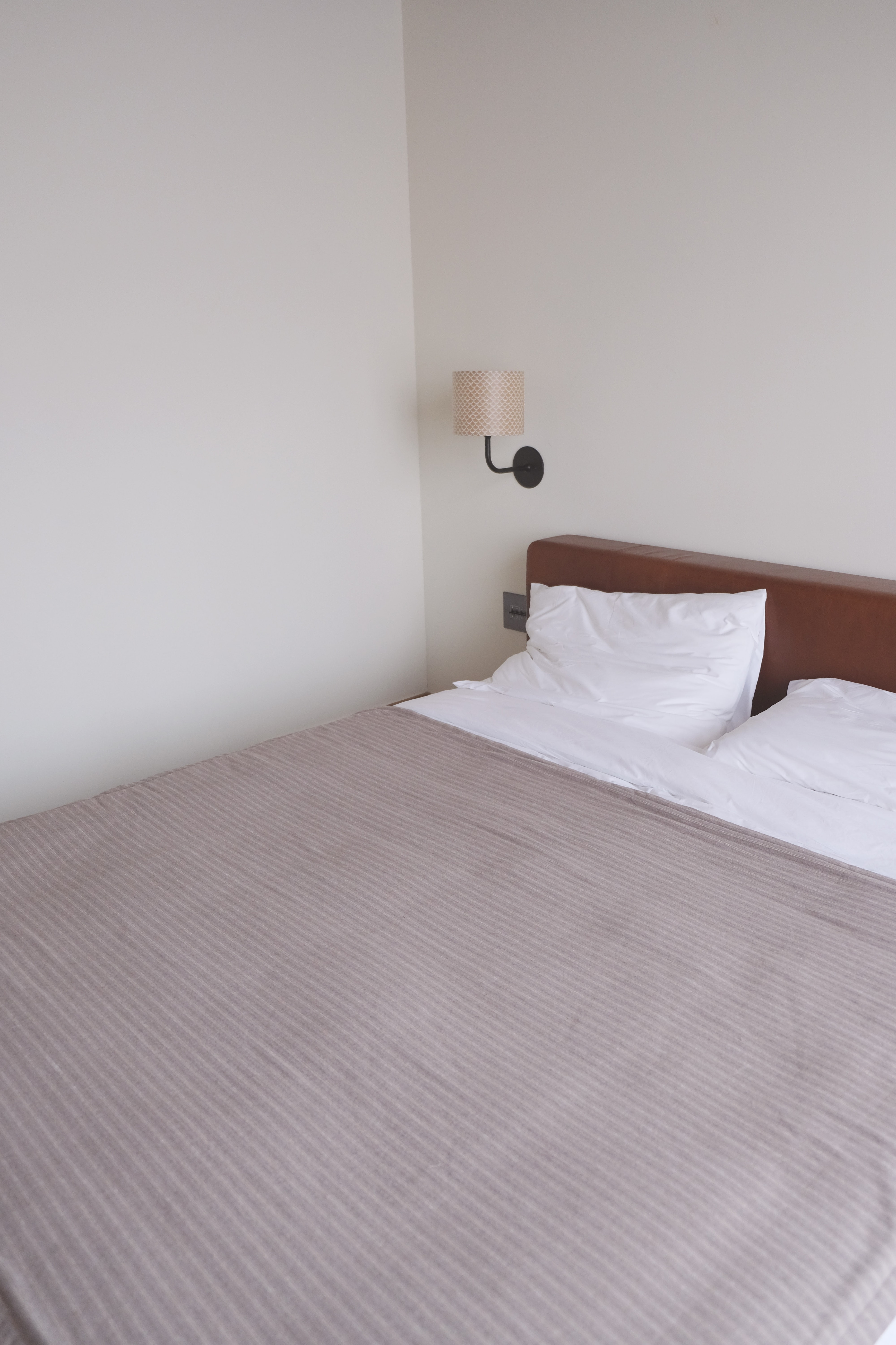 heavy winter stripe blanket (beige)