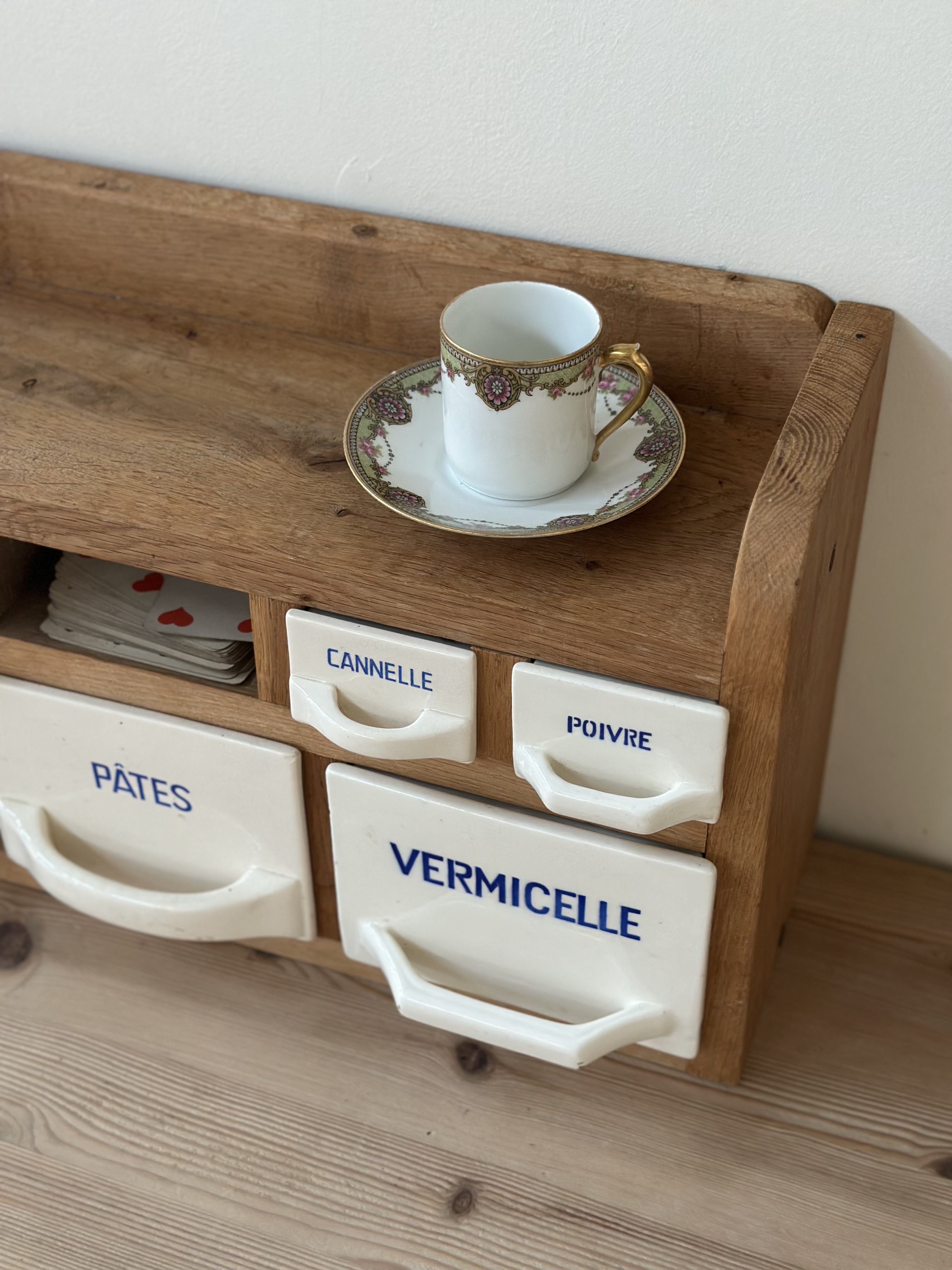 VTG  Épicerie Cabinet