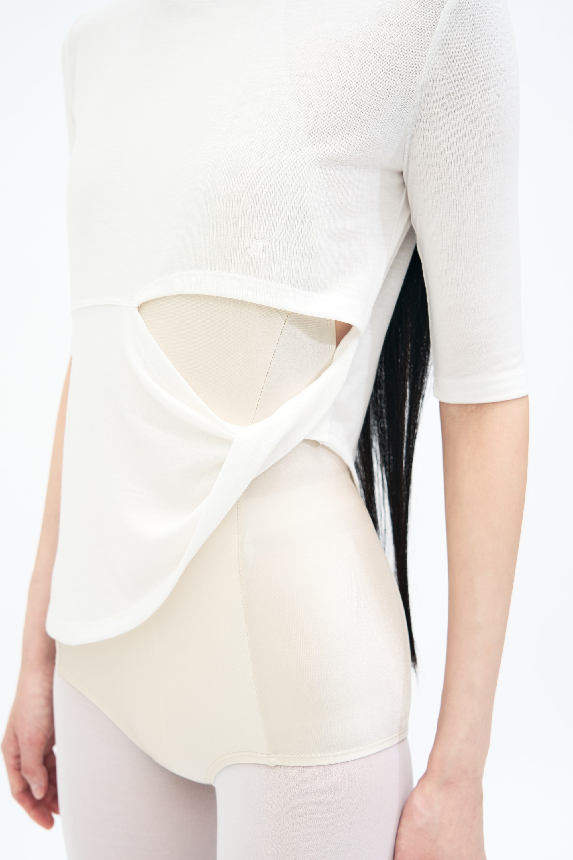 Cut Out Twist 3/4 Sleeve Tee _ WHITE