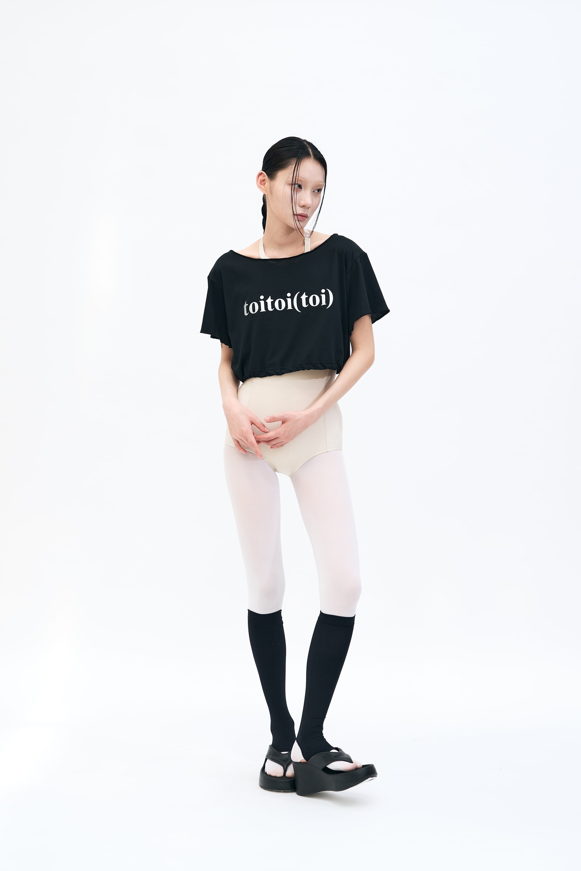 [7/22 수요일 순차예약발송]Toitoi Logo Crop tee _ BLACK