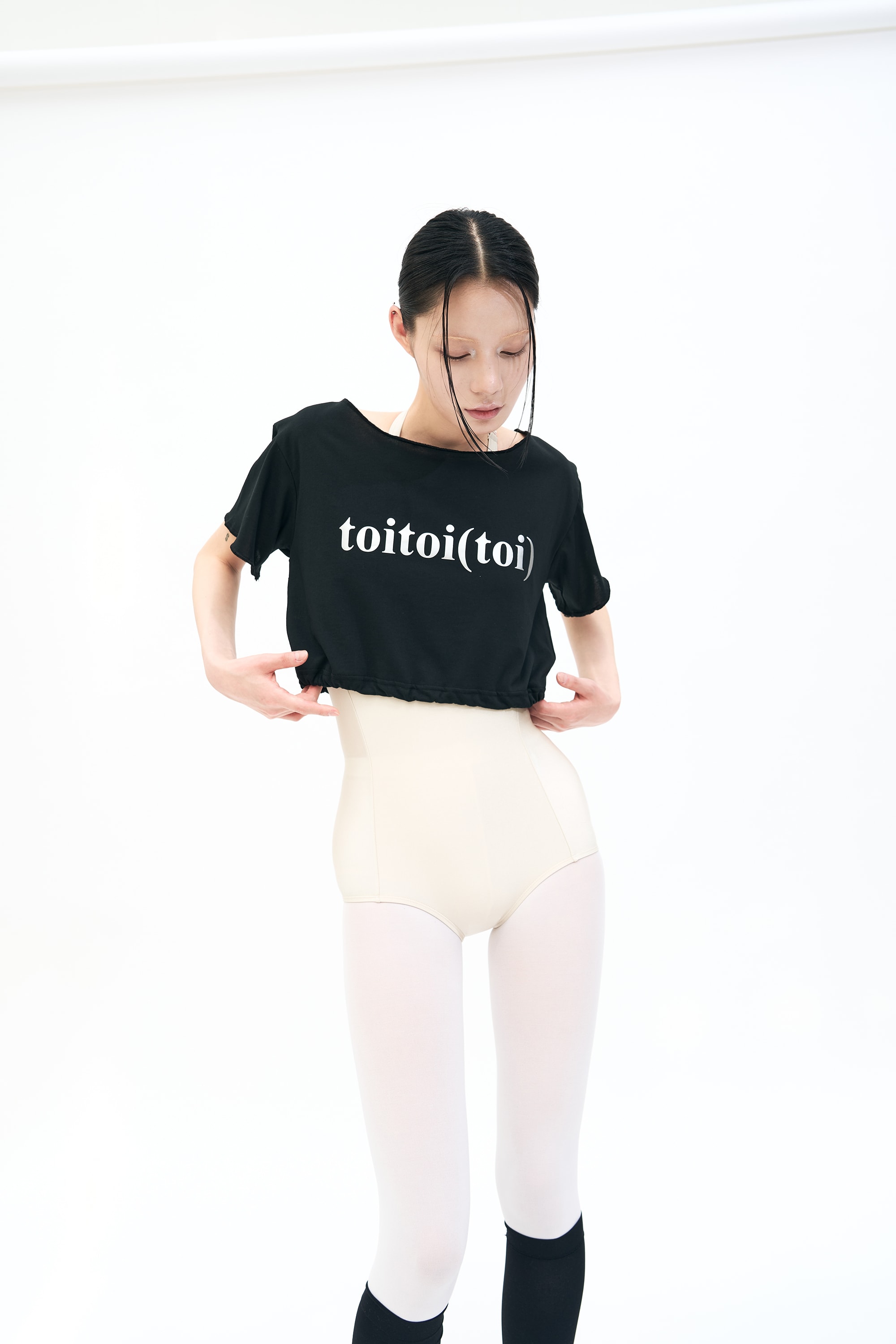 [7/22 수요일 순차예약발송]Toitoi Logo Crop tee _ BLACK