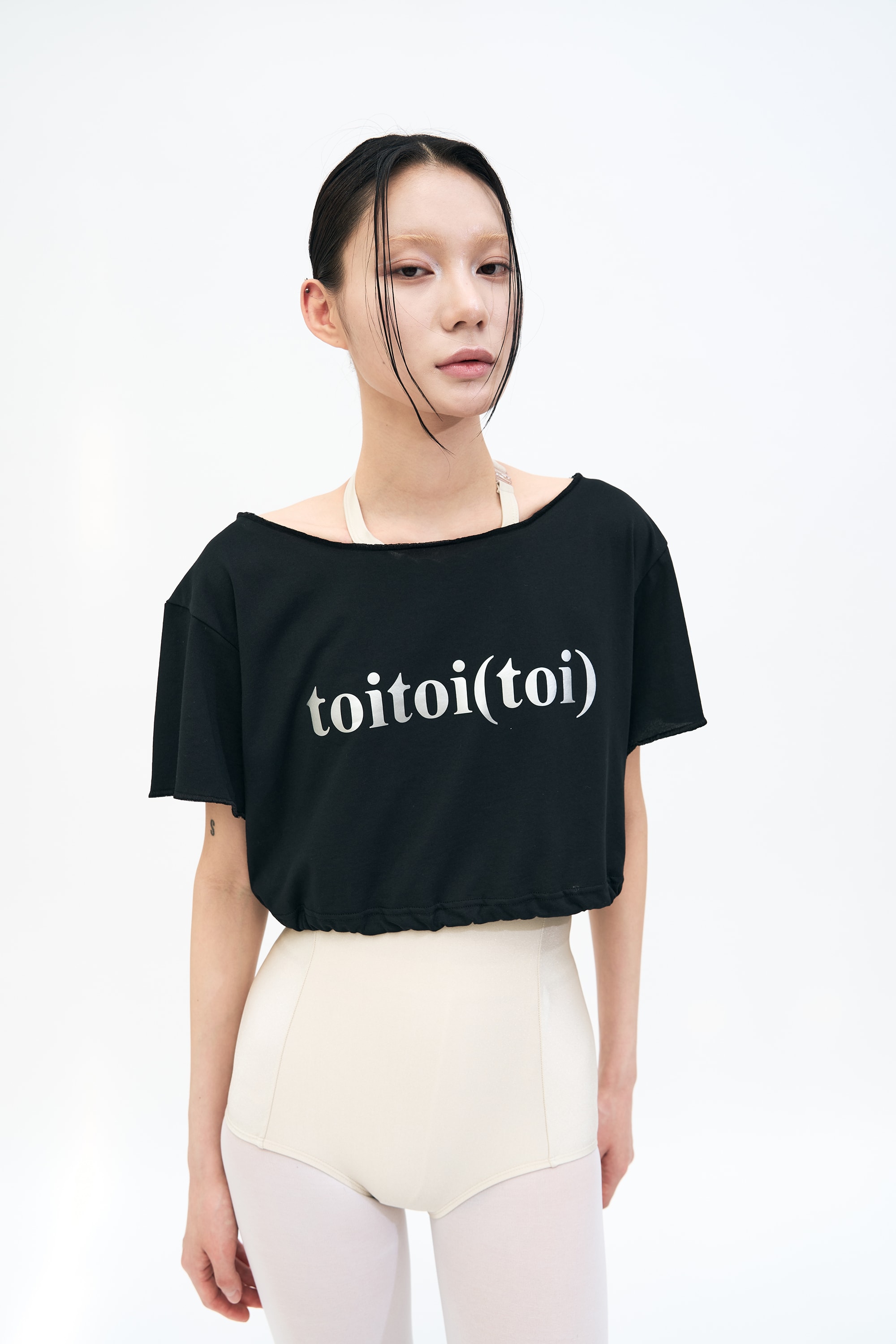 [7/22 수요일 순차예약발송]Toitoi Logo Crop tee _ BLACK