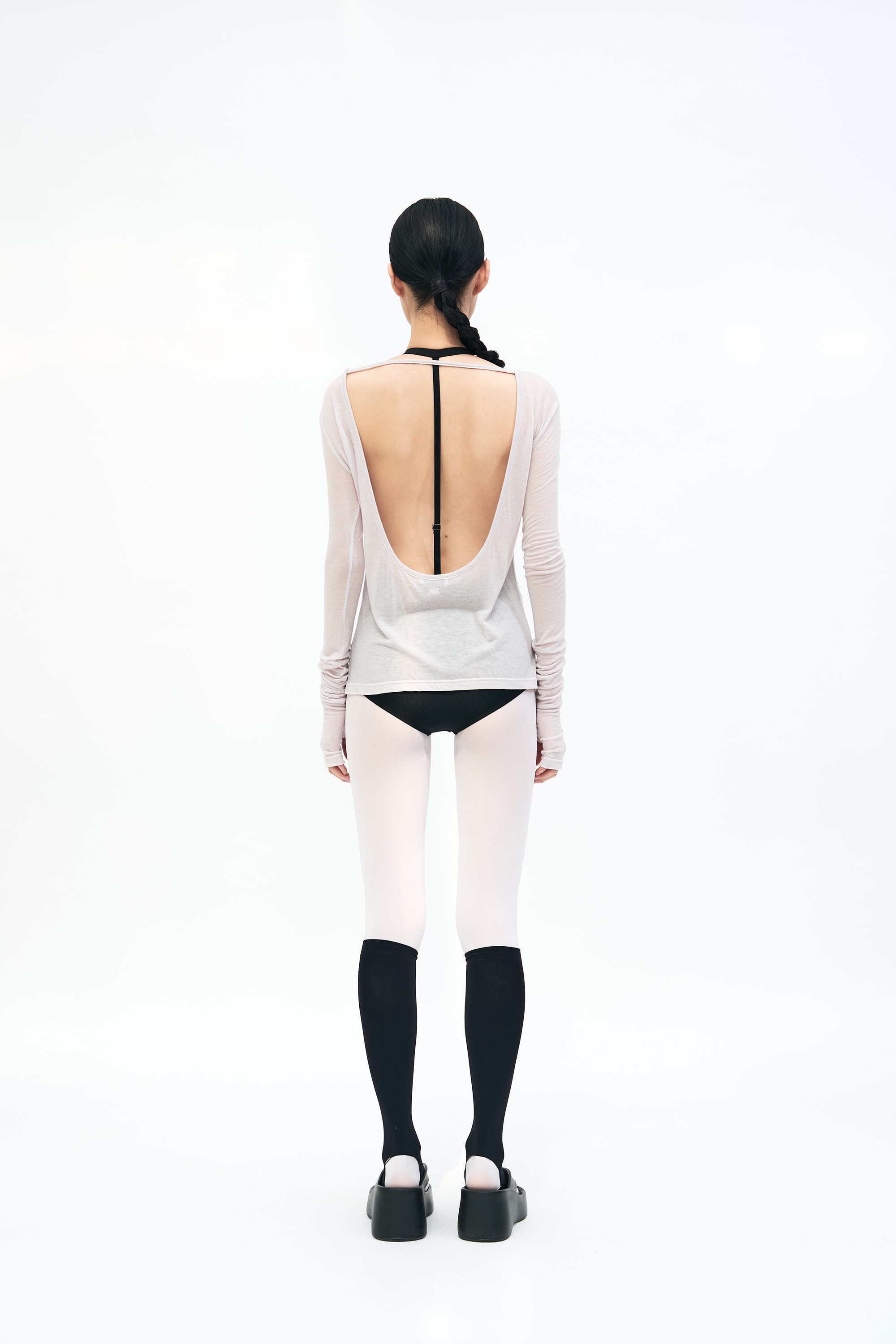 [7차 Reorder]Backless Finger hole Tee _ MIST PINK