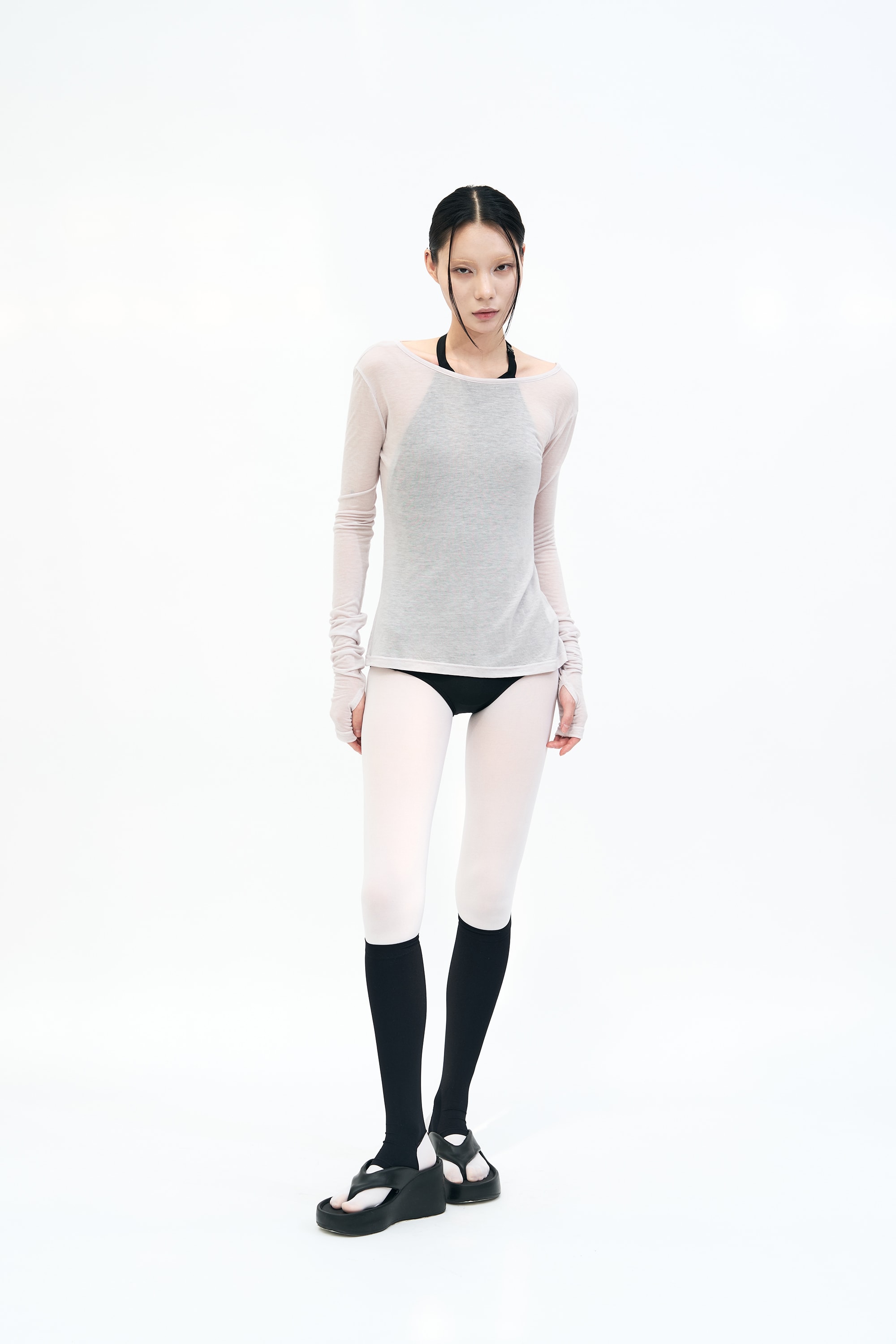 [7차 Reorder]Backless Finger hole Tee _ MIST PINK