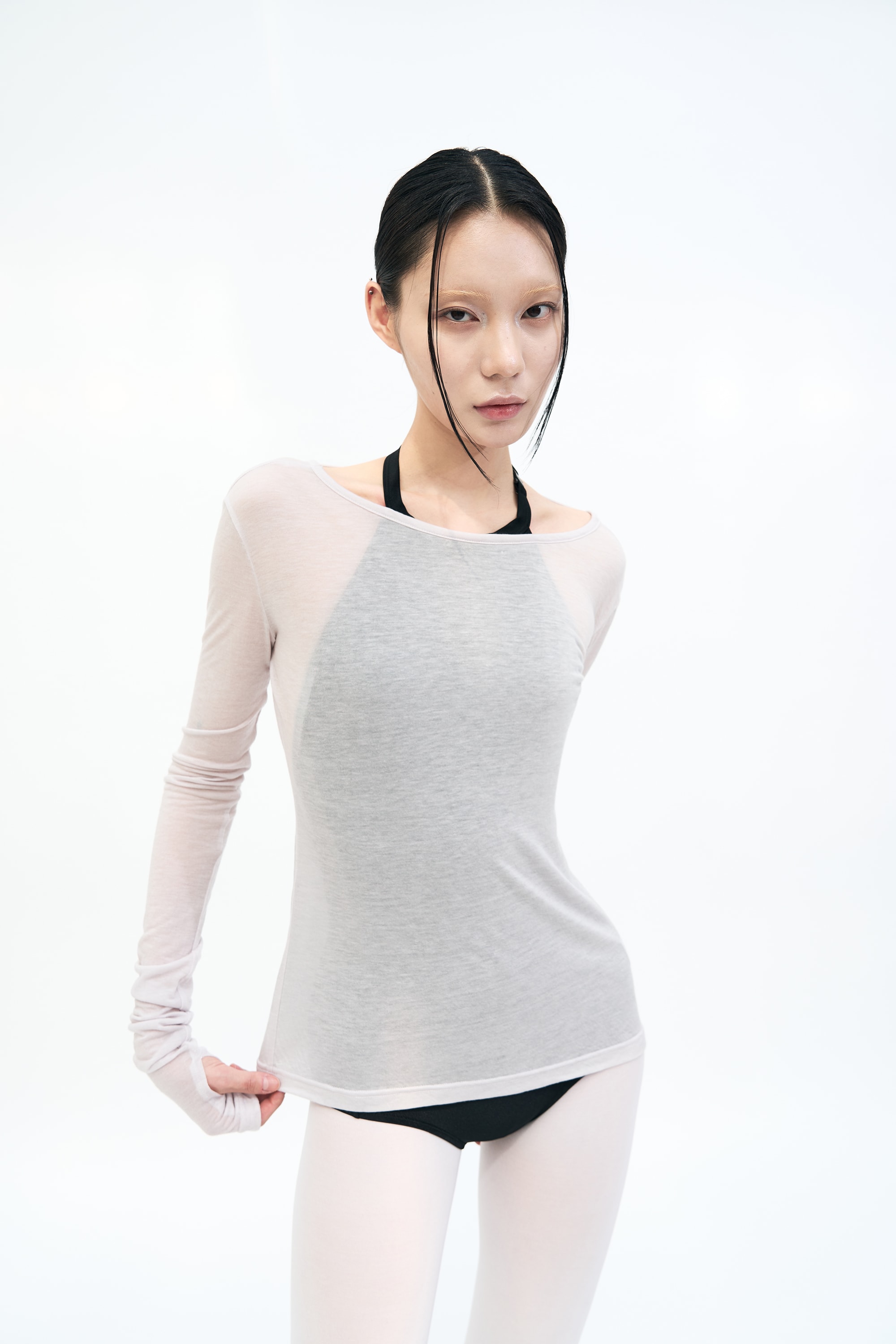 [7차 Reorder]Backless Finger hole Tee _ MIST PINK