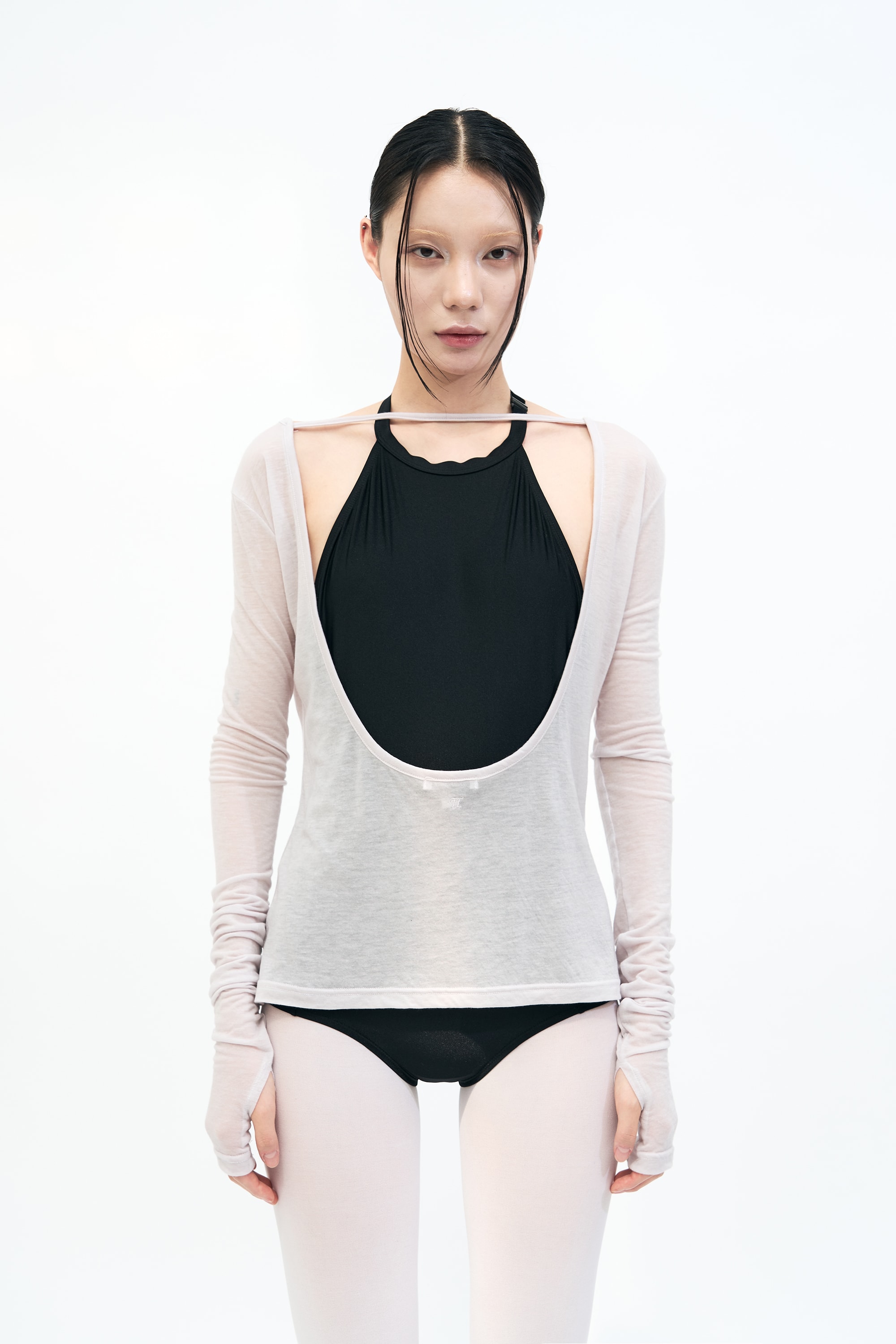 [7차 Reorder]Backless Finger hole Tee _ MIST PINK
