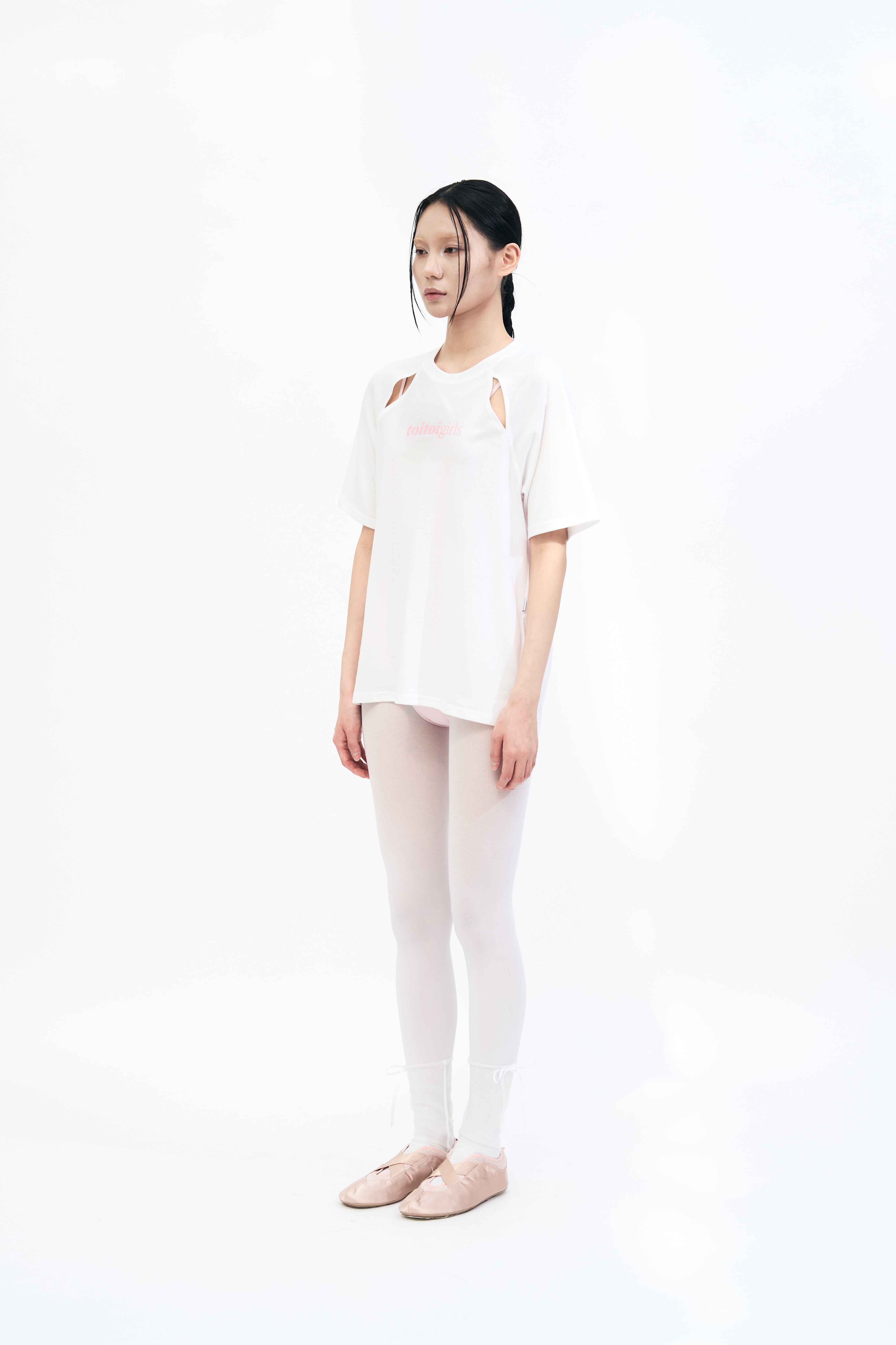 'toitoigirls' Cut Out Raglan Tee _ WHITE