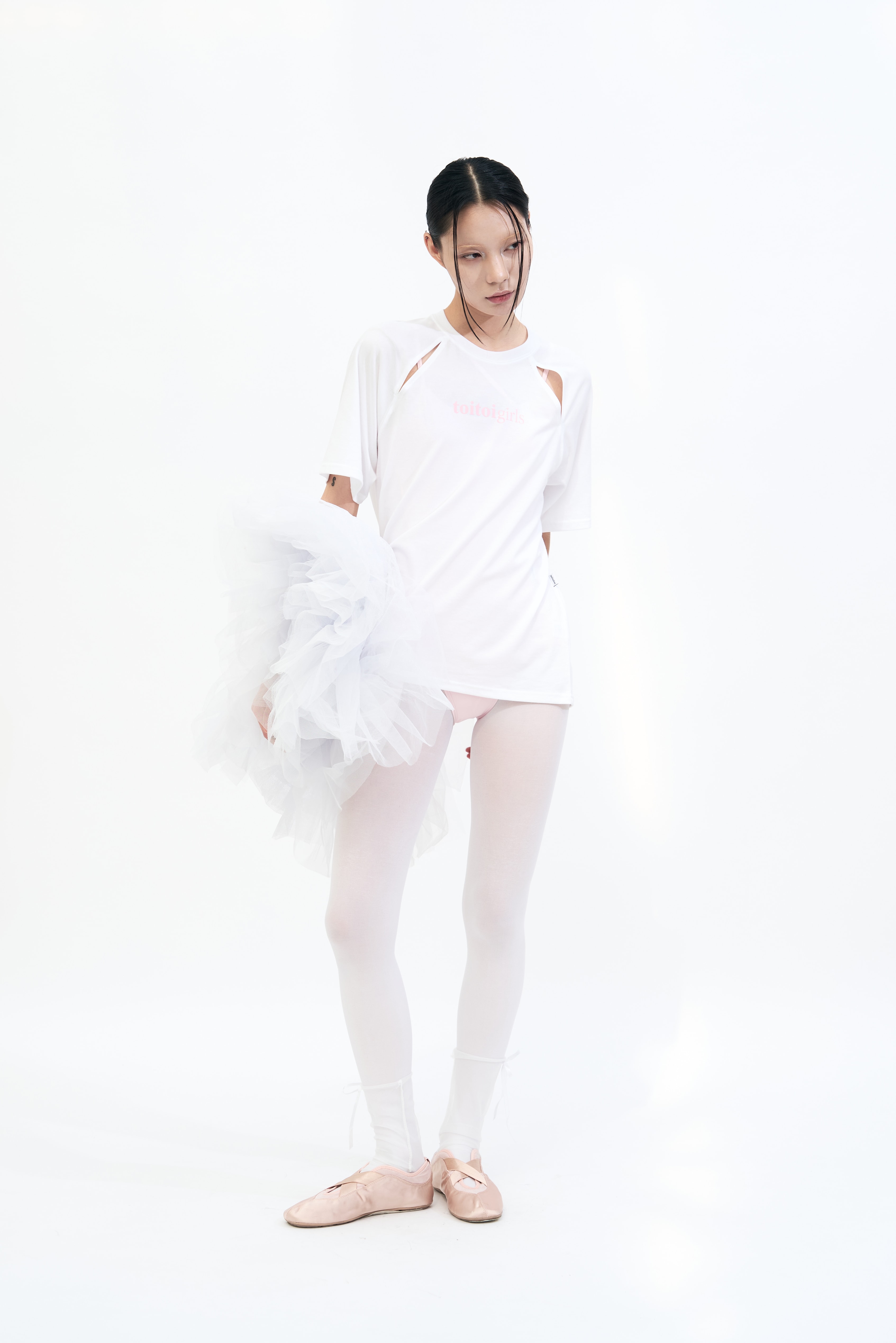 'toitoigirls' Cut Out Raglan Tee _ WHITE