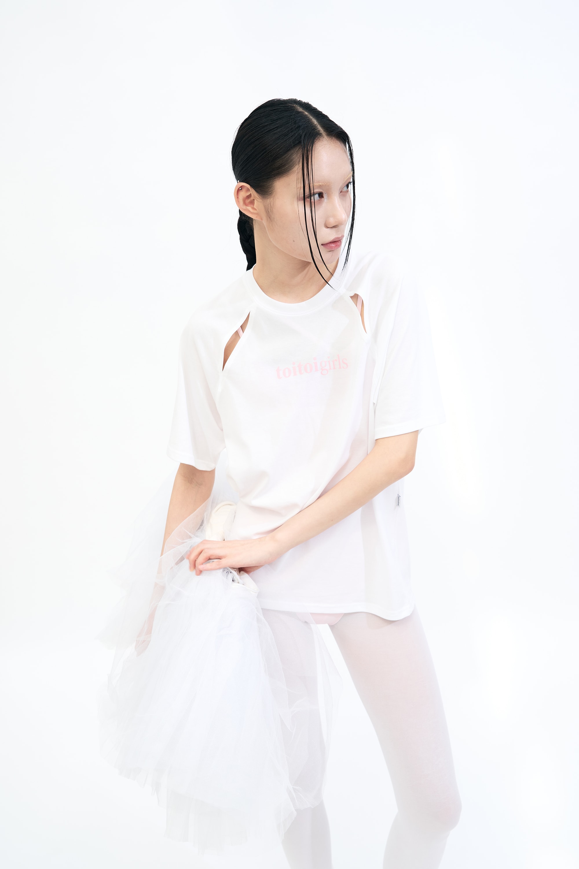'toitoigirls' Cut Out Raglan Tee _ WHITE