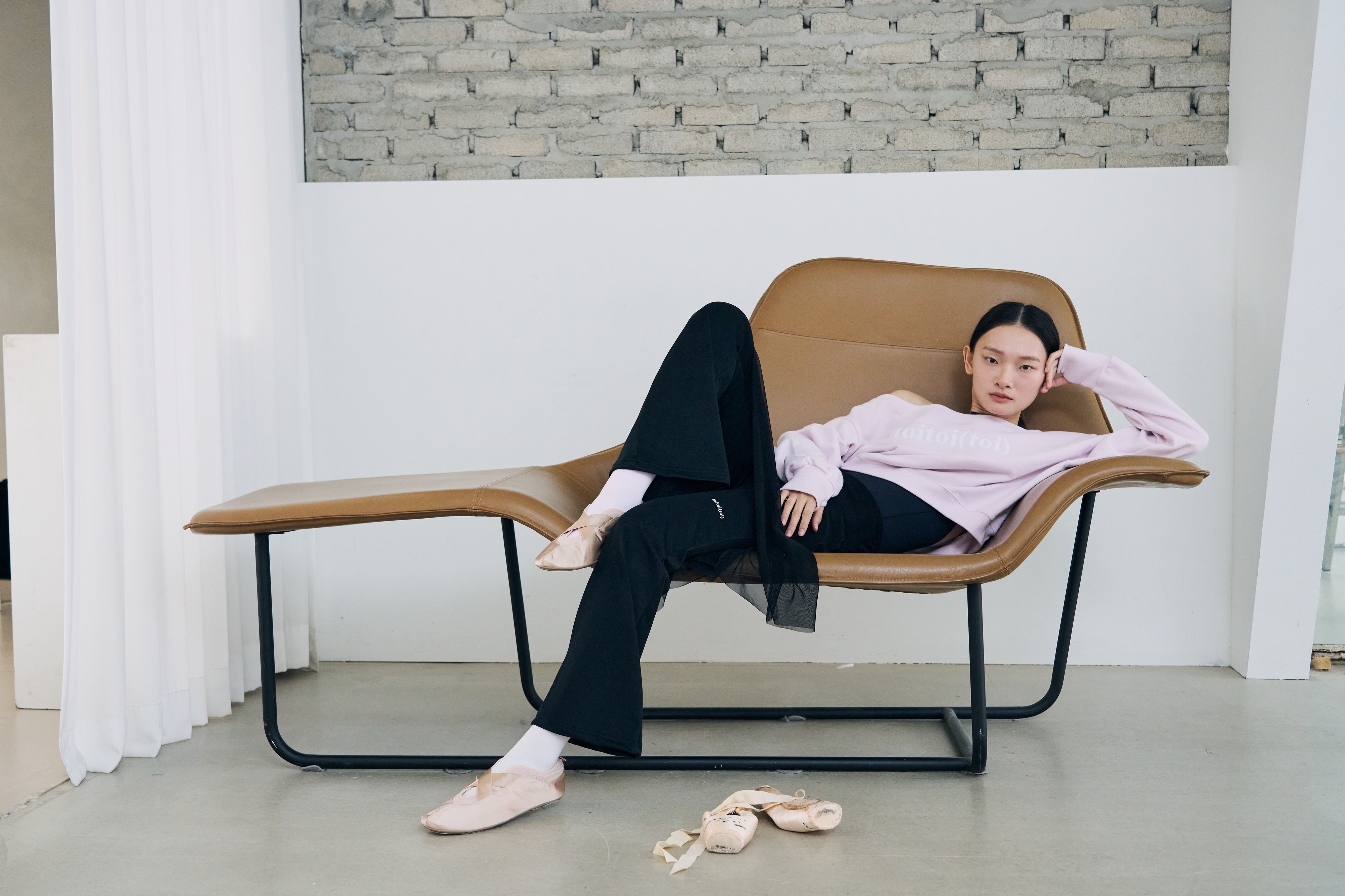 [Reorder|9월2째주 순차예약발송] Toitoi(toi) Drape Shoulder Sweatshirts _ Pale Pink