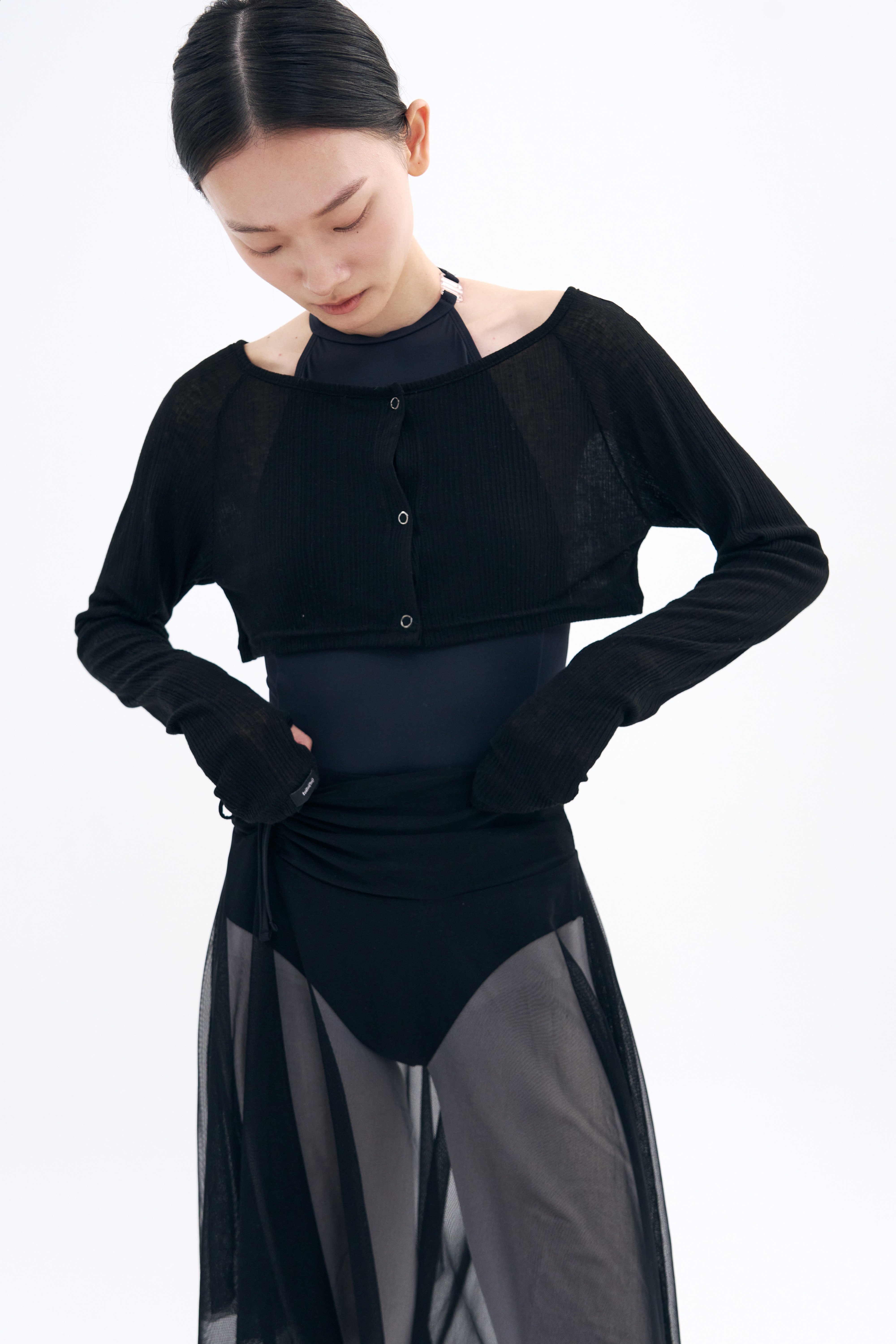 [12차 Reorder |9월 3주차 순차예약발송] Snap Cardigan Shrug _ Black