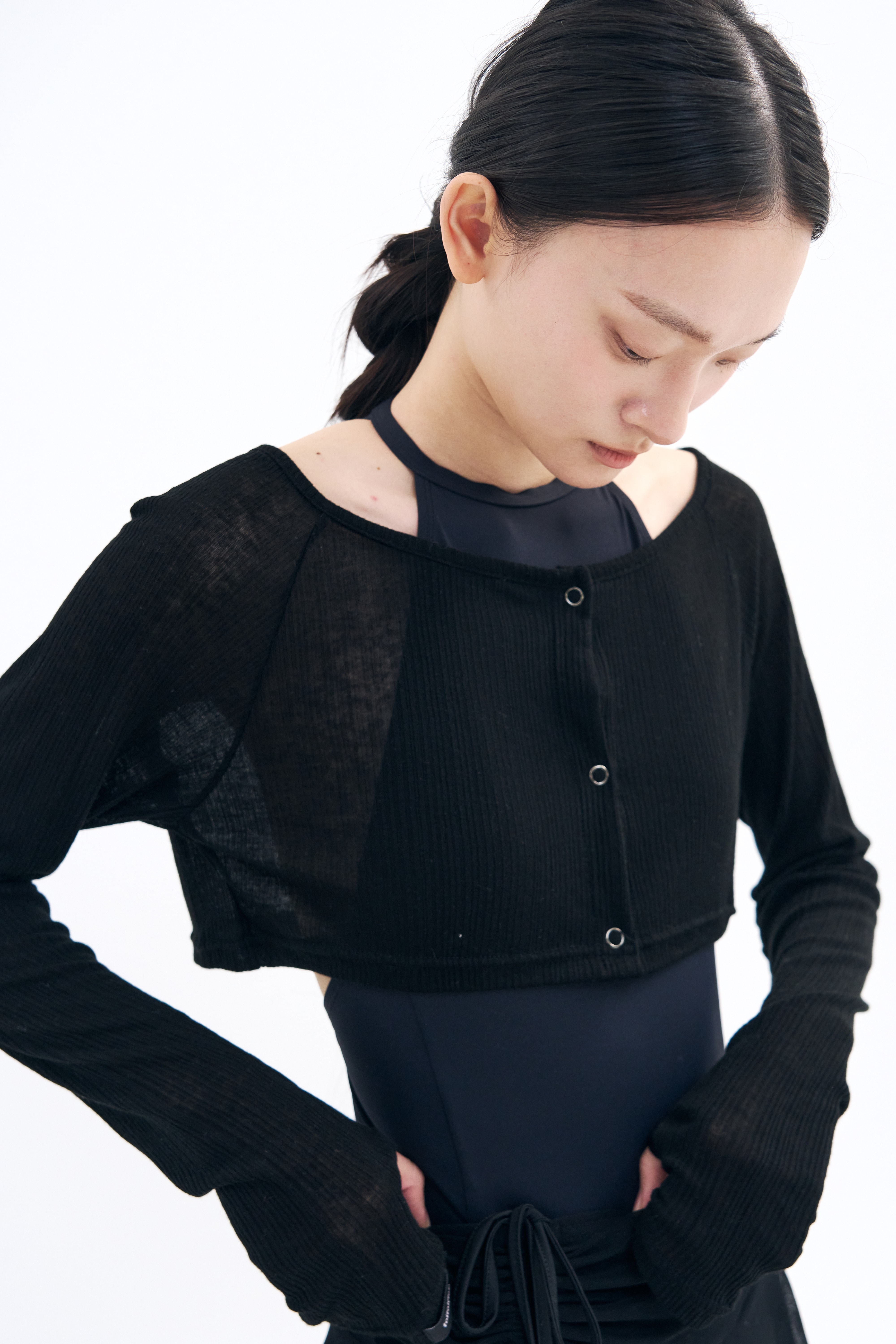 [12차 Reorder |9월 3주차 순차예약발송] Snap Cardigan Shrug _ Black