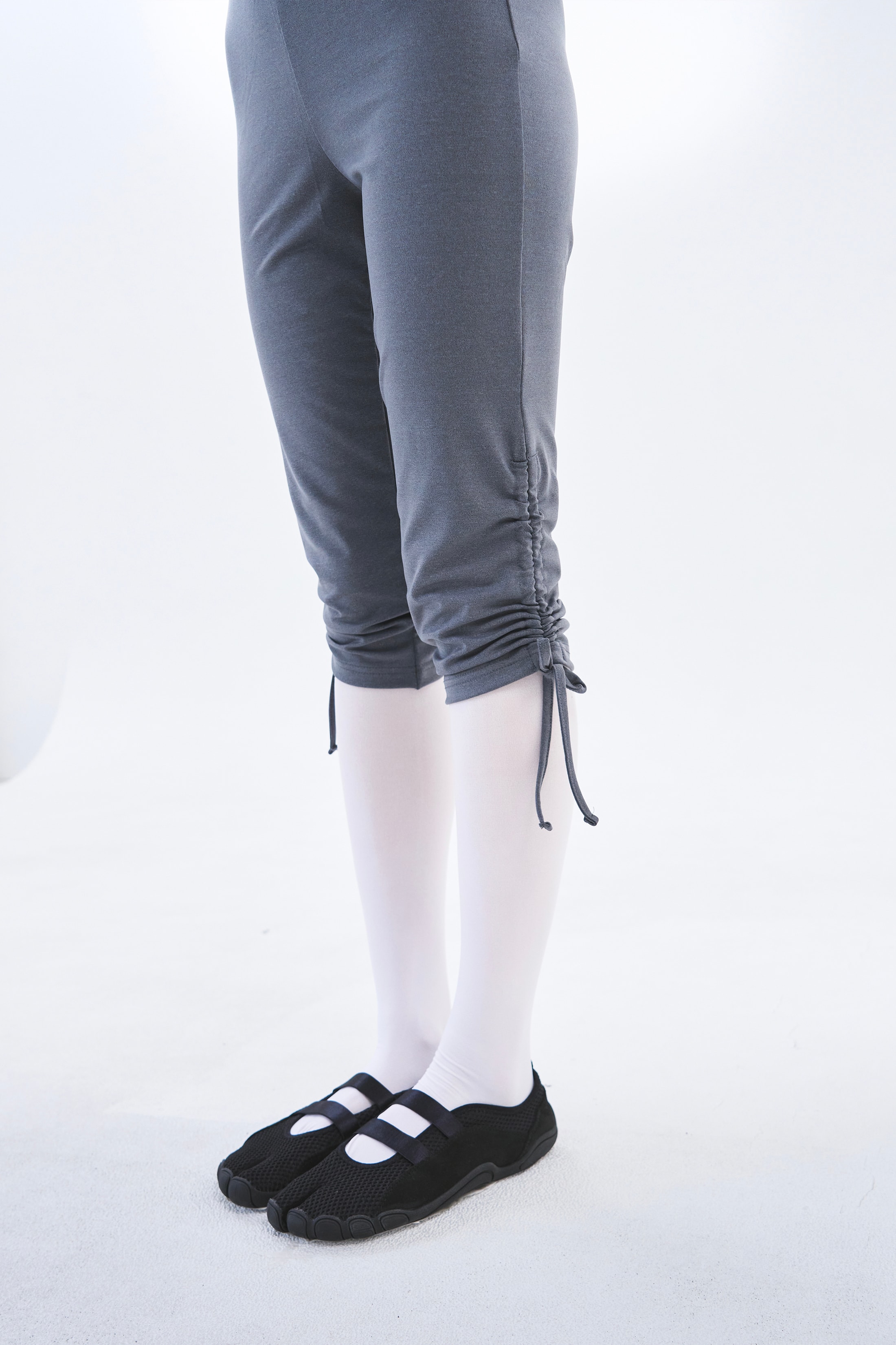 [2차 Reorder]Bow Strap Capri Pants _ Ash Melange