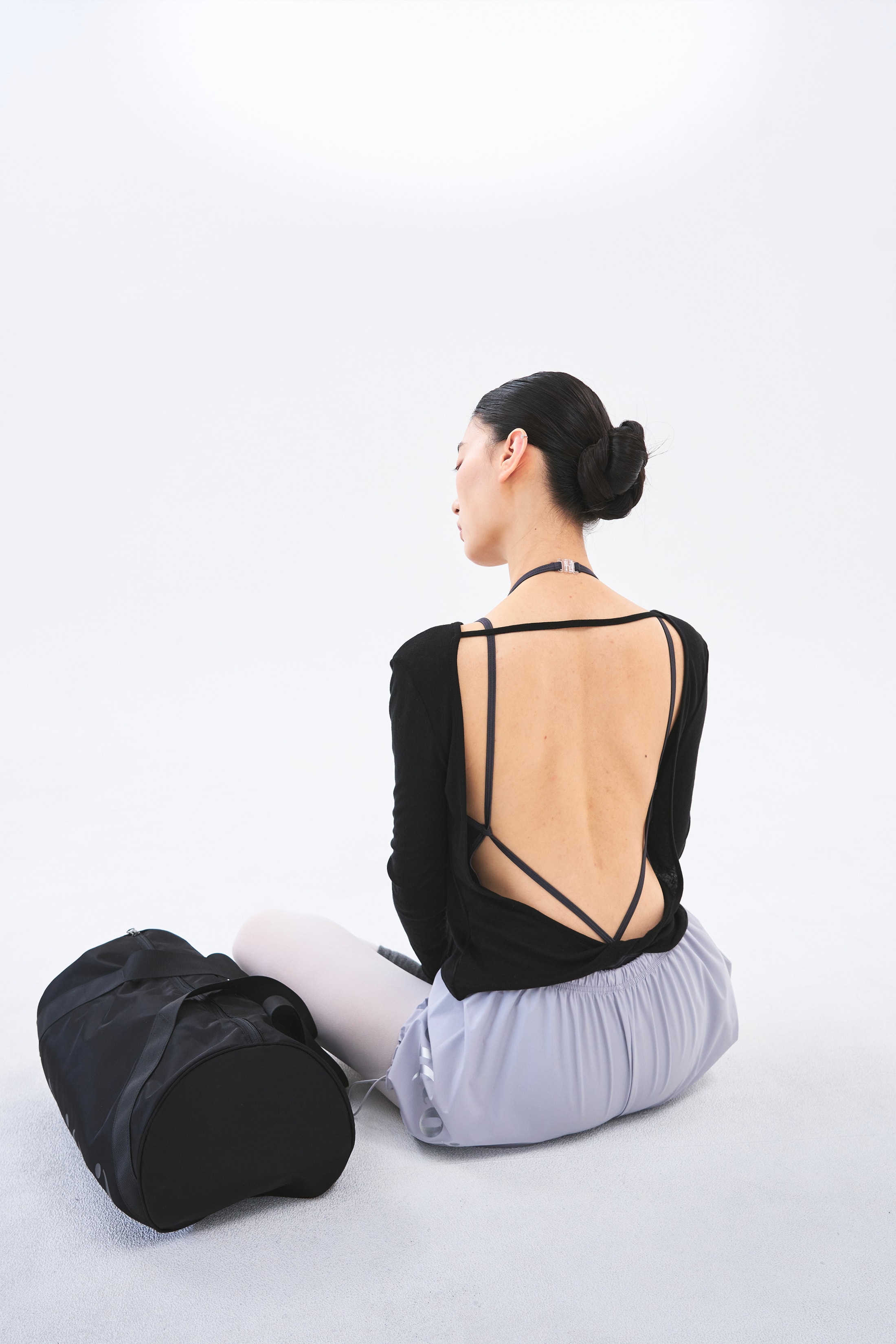 [2차 Reorder]Twist Back Tee _ Black