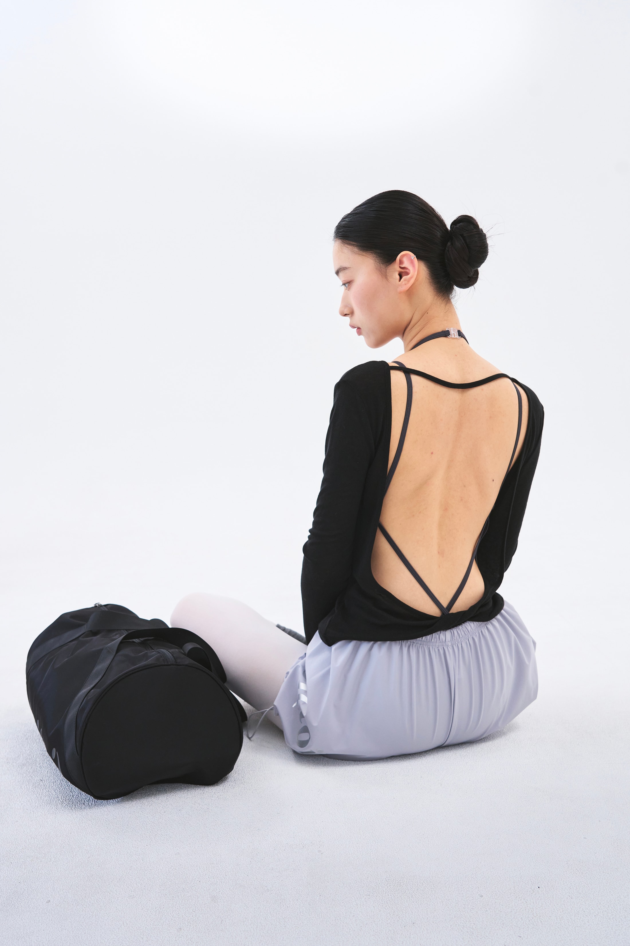 [2차 Reorder]Twist Back Tee _ Black