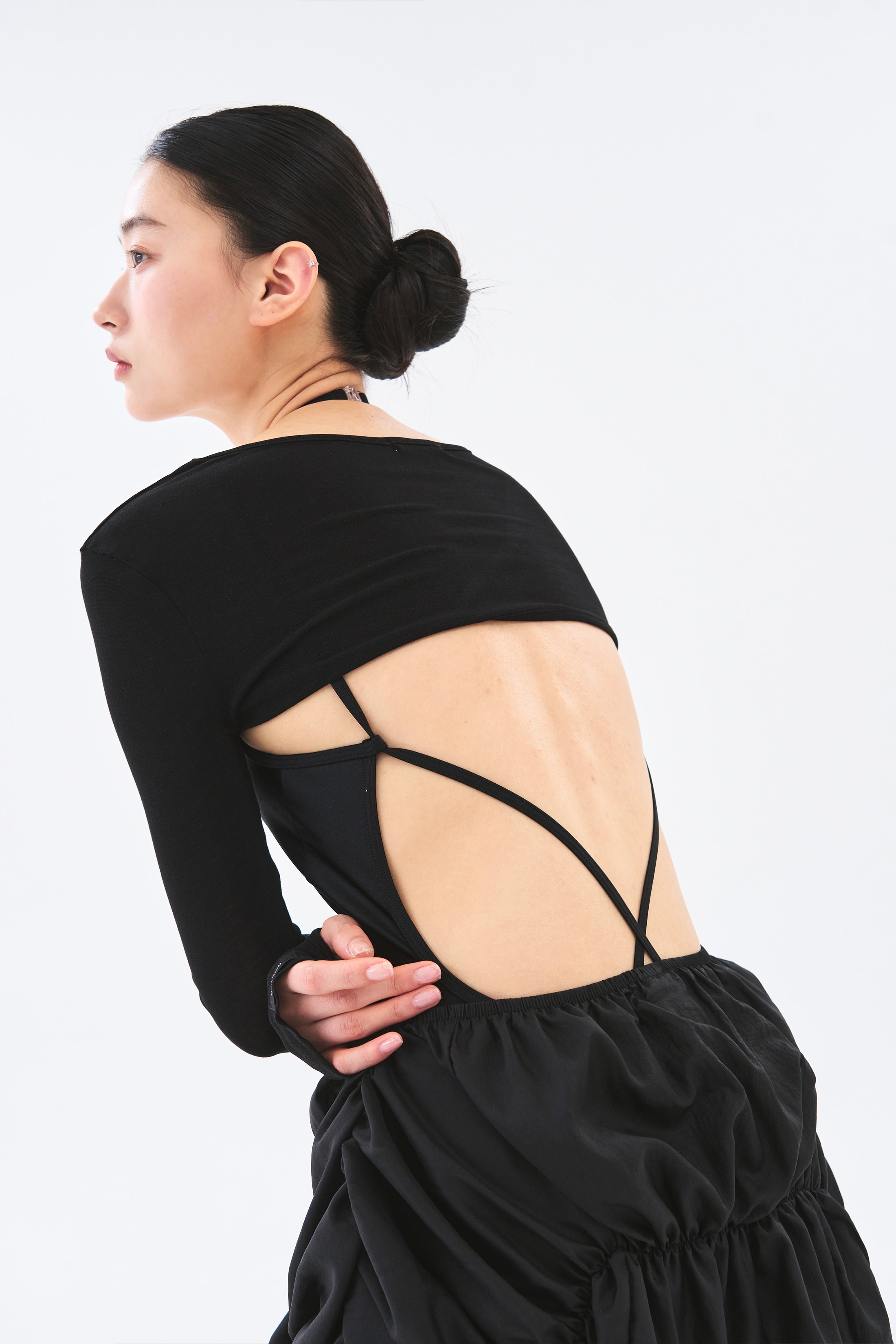[Reorder]Contour Shrug _ Black