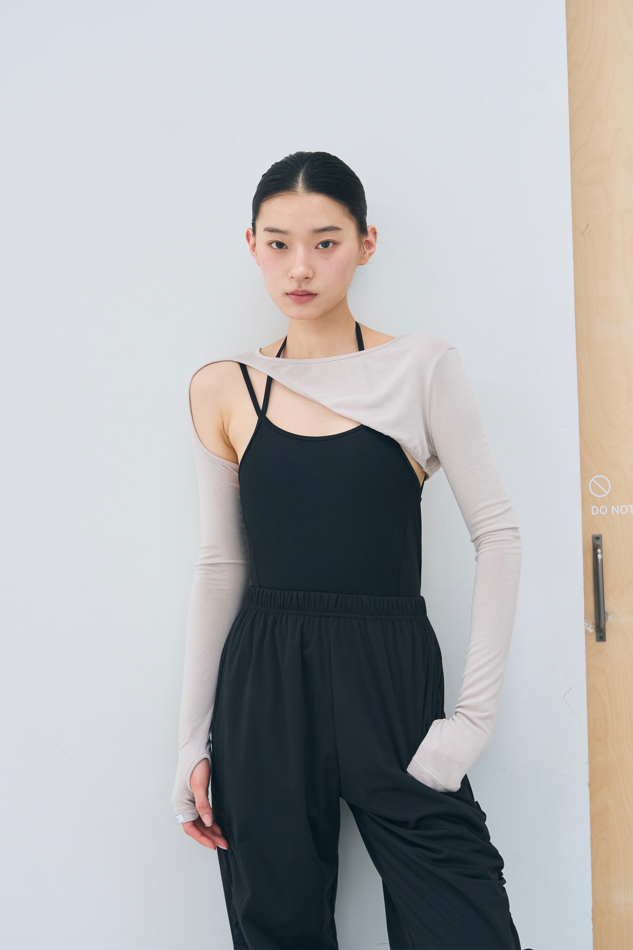 [Reorder]Contour Shrug _ Skin Beige