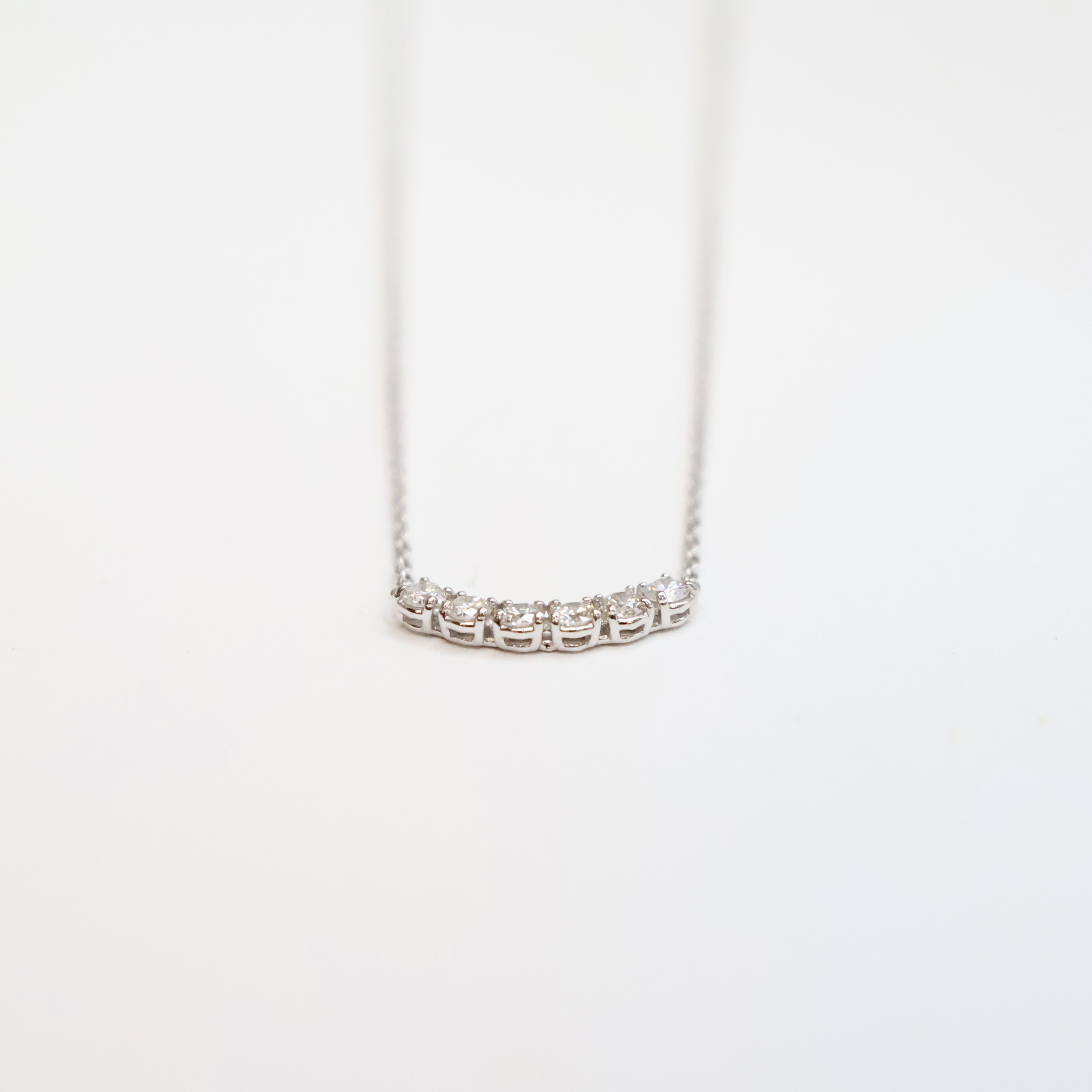 SIX DIAMONDS NECKLACE (natural diamonds)