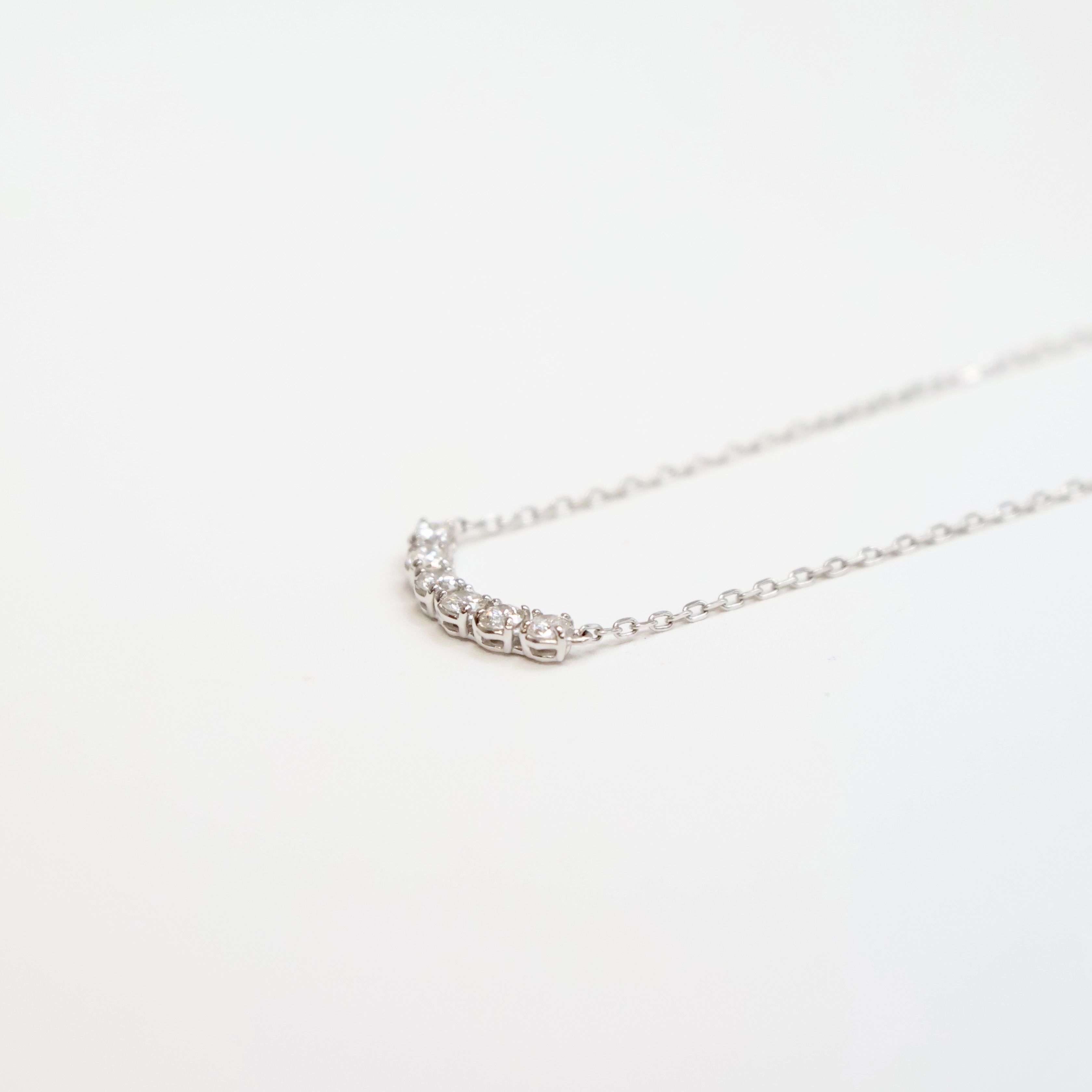SIX DIAMONDS NECKLACE (natural diamonds)