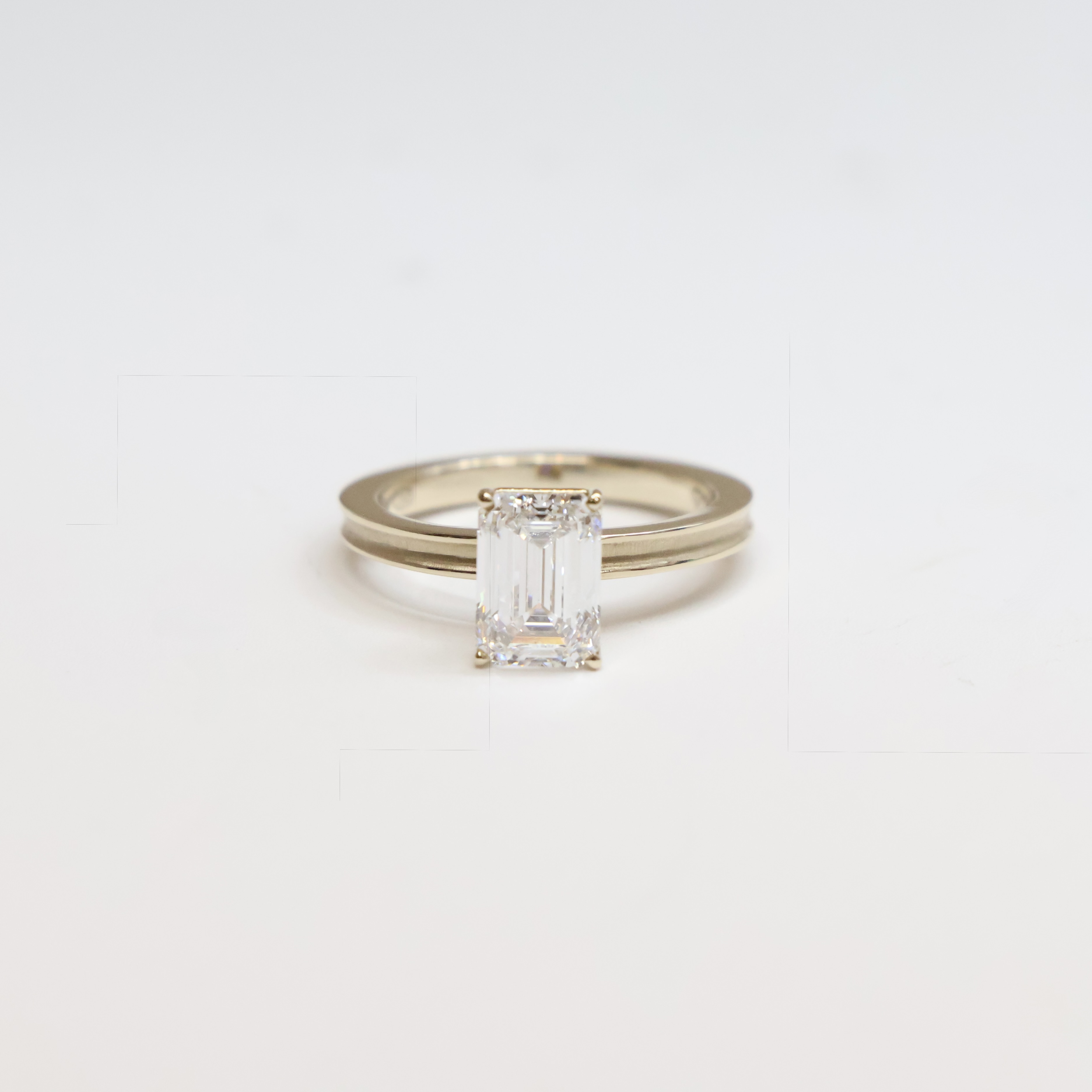 Shine Emeraldcut ring(2ct Lab diamond)