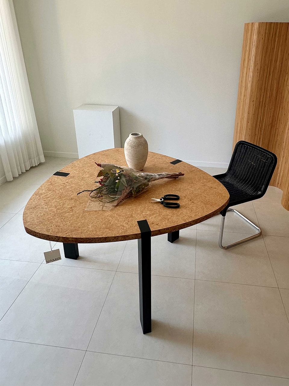 Briar burl wood pick table (브리어 벌우드 피크 테이블)