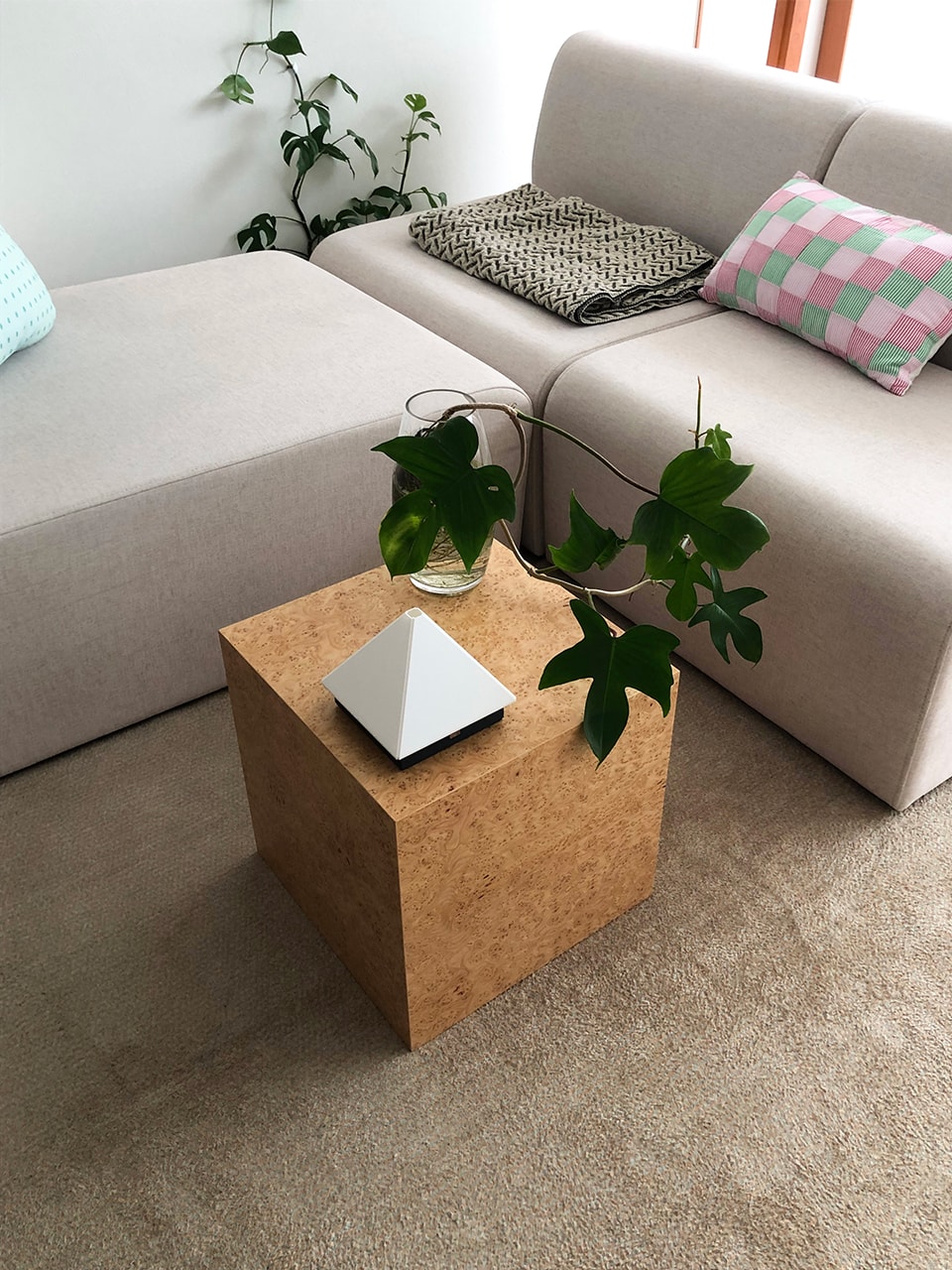 Briar burl wood cube side table (브리어 벌우드 큐브 사이드 테이블)