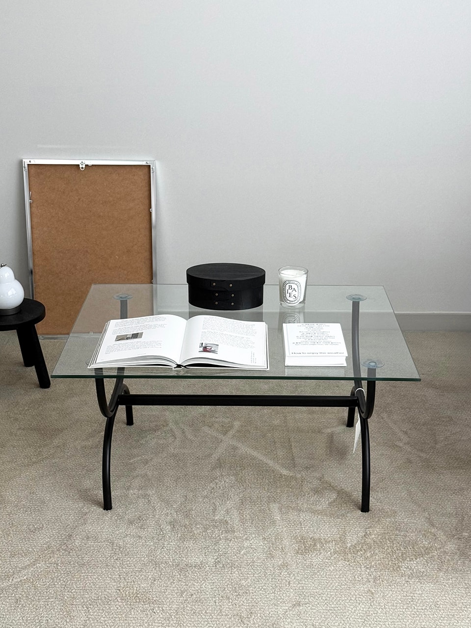 Orbit glass curve table (오르빗 글래스 커브 테이블)