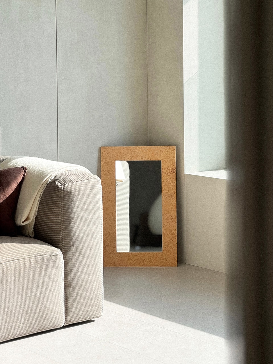 Briar burl wood mirror (브리어 벌우드 미러)