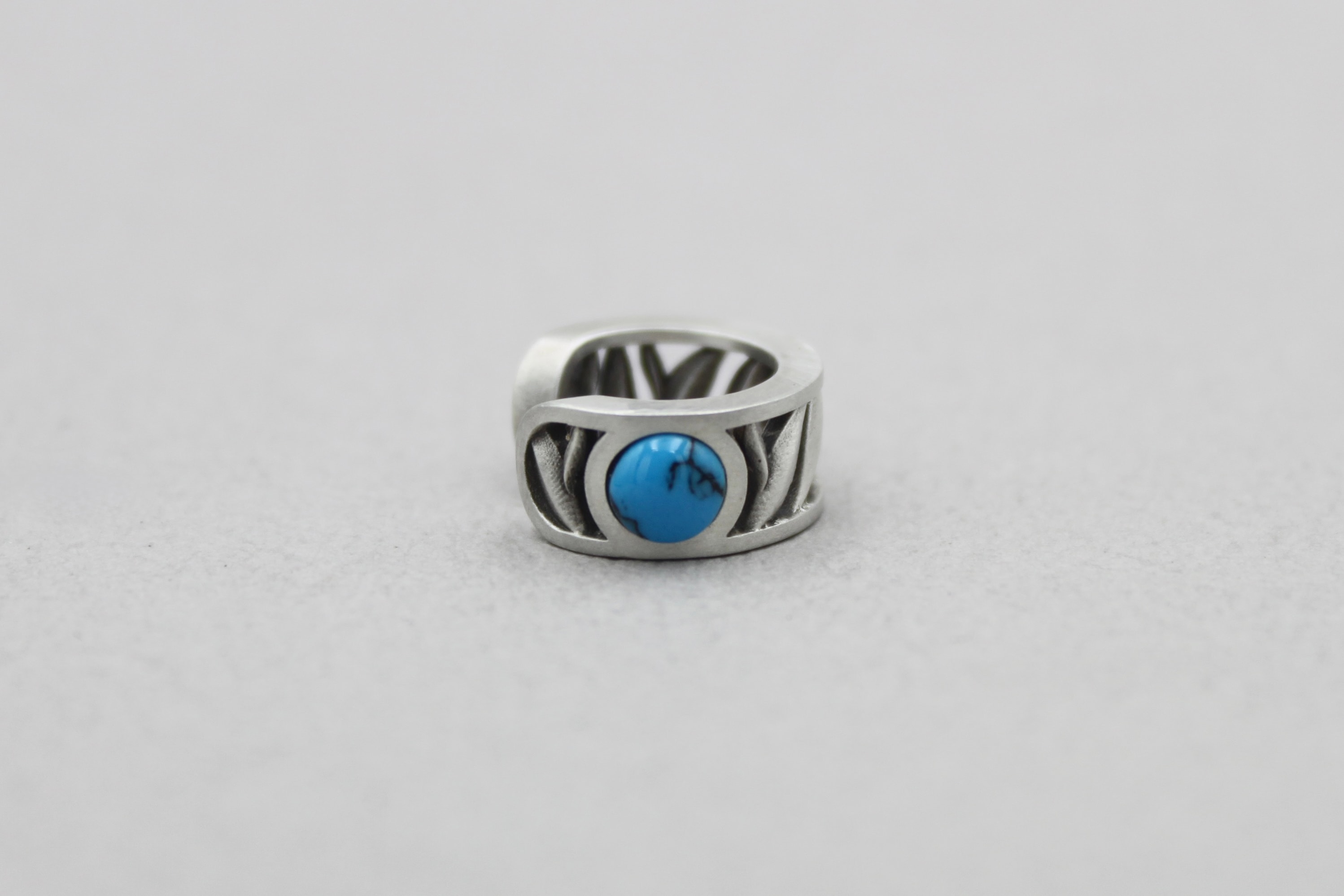 GAZE-CUFF