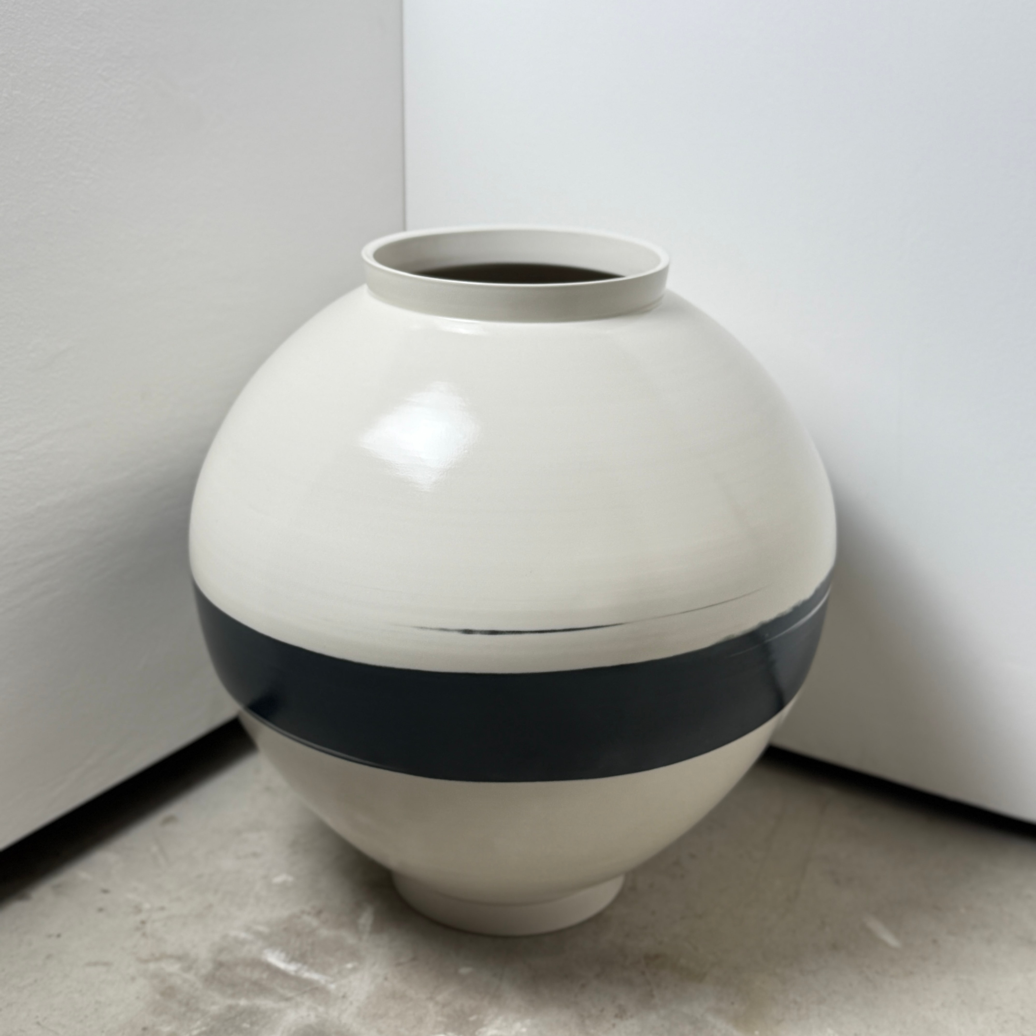 Moon Jar / Black 검정