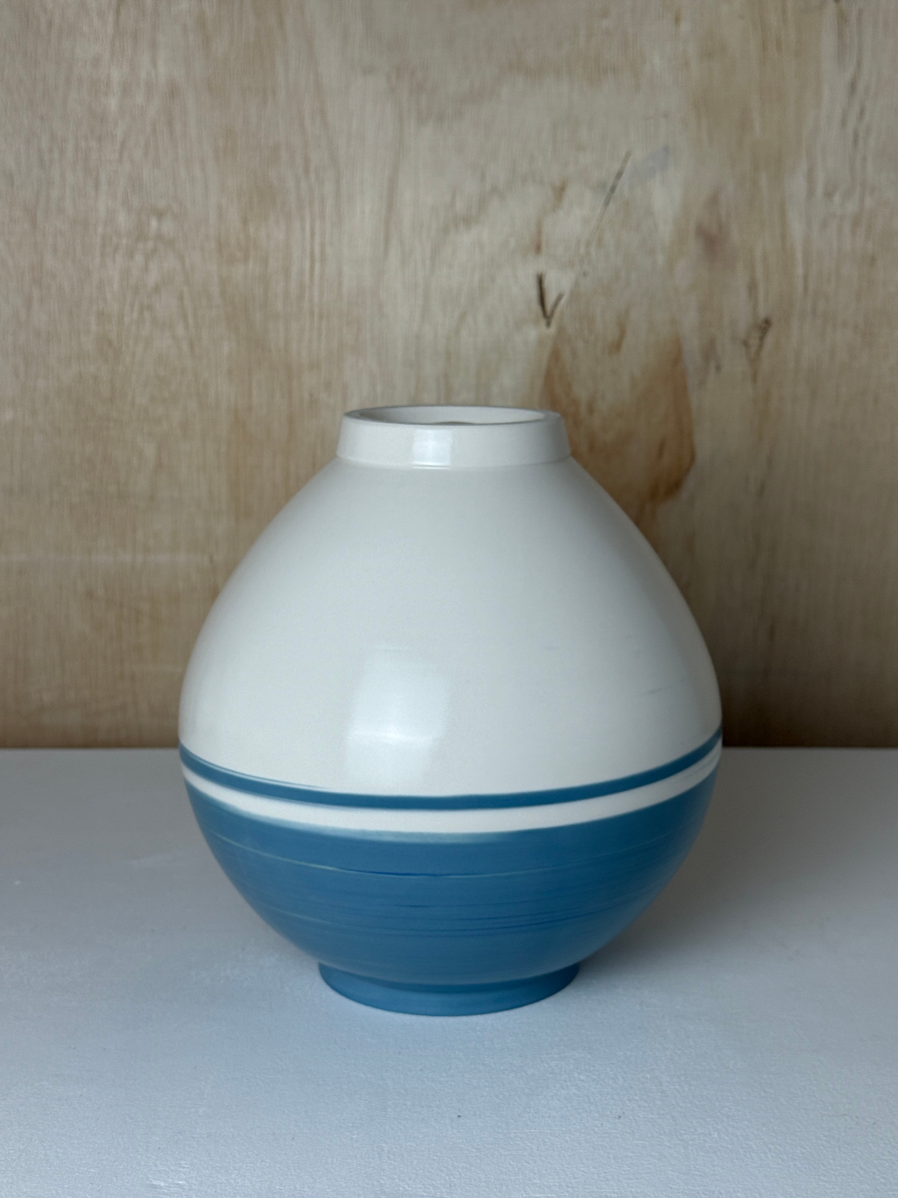 Moon jar