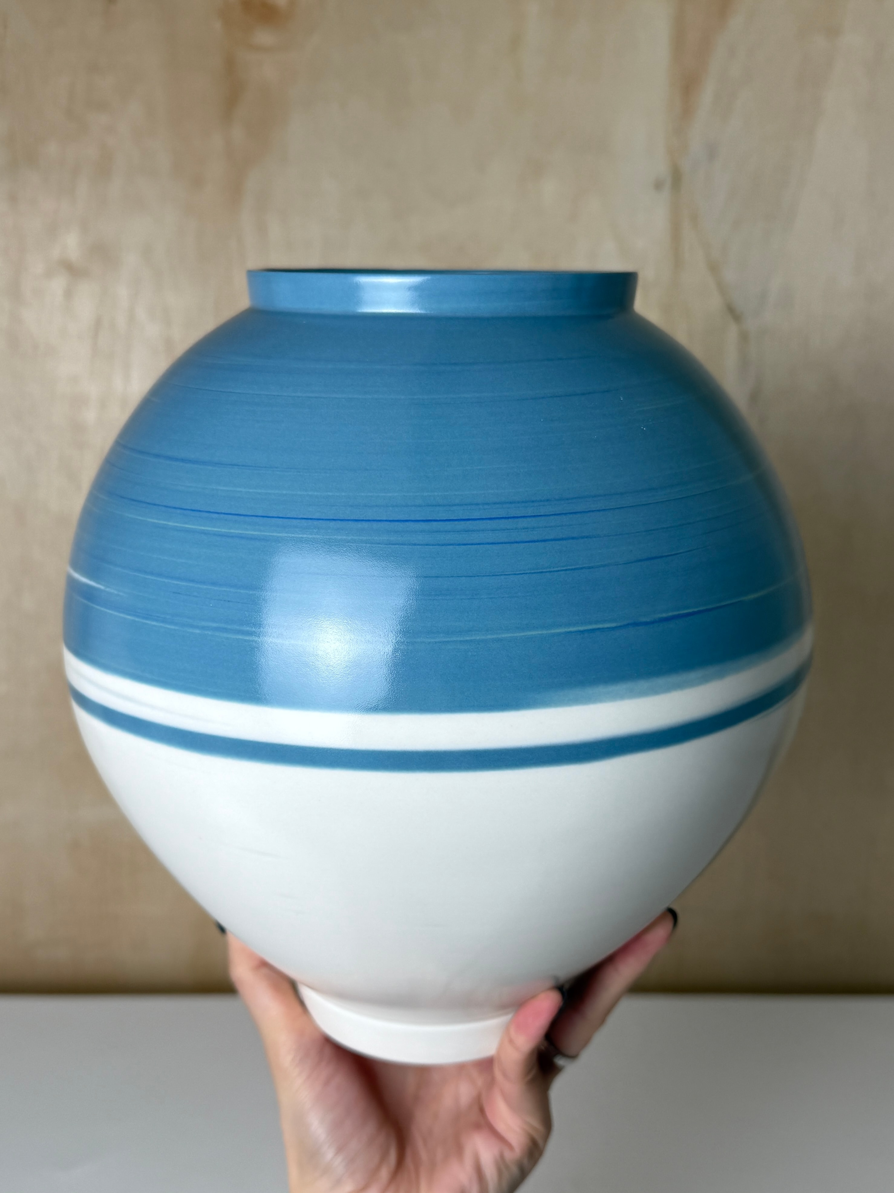 Moon jar