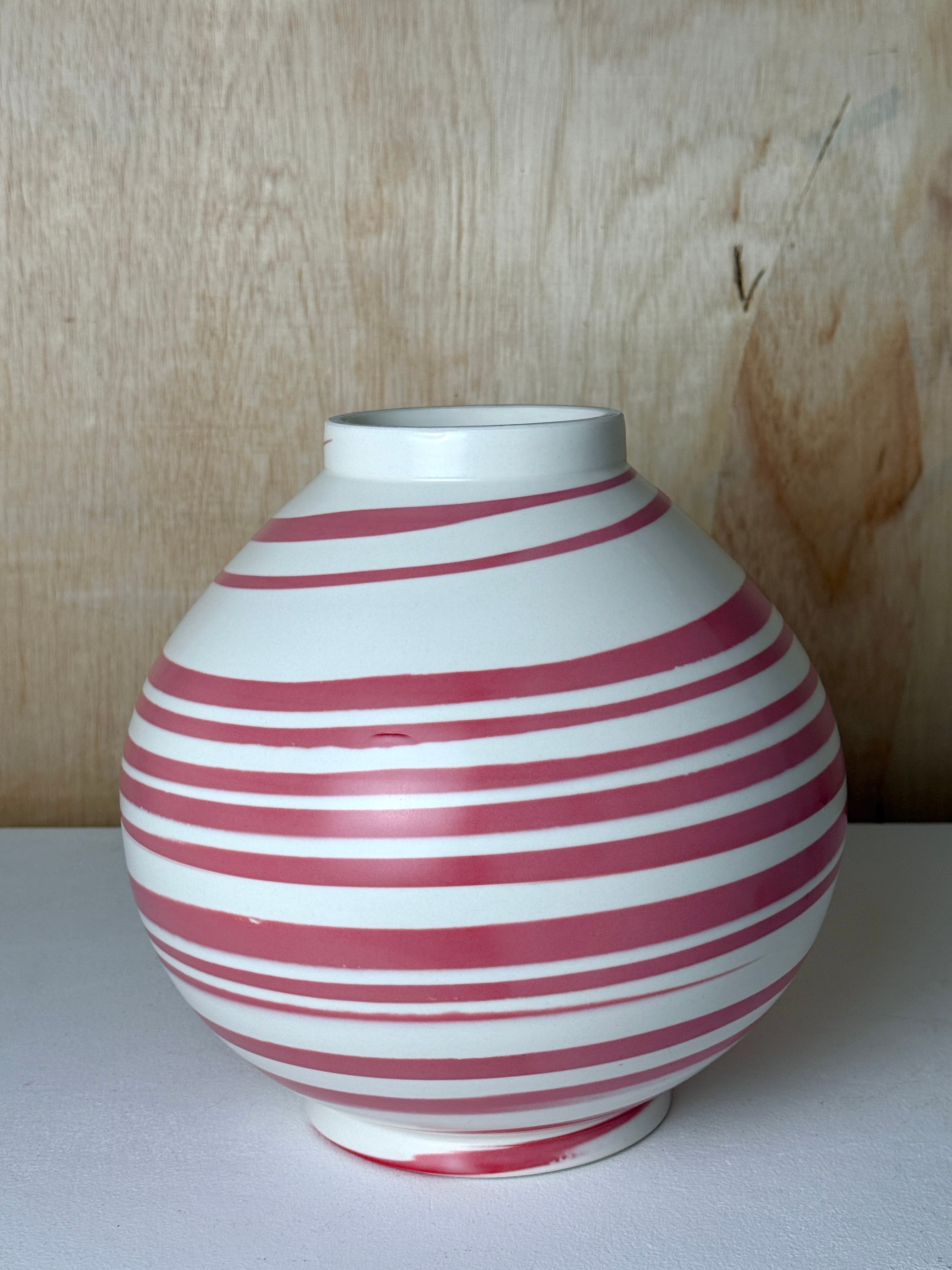 Moon jar