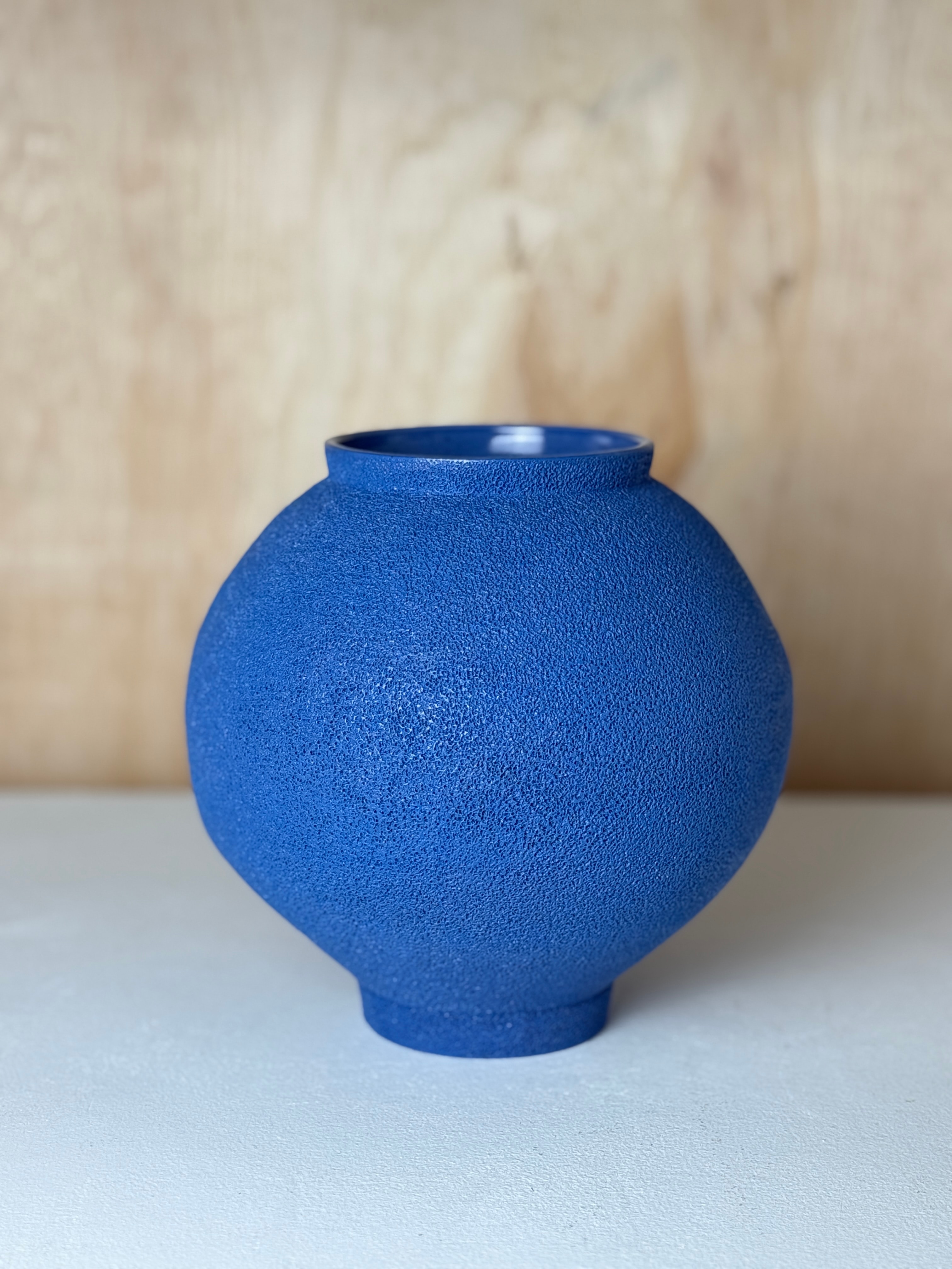 Moon jar