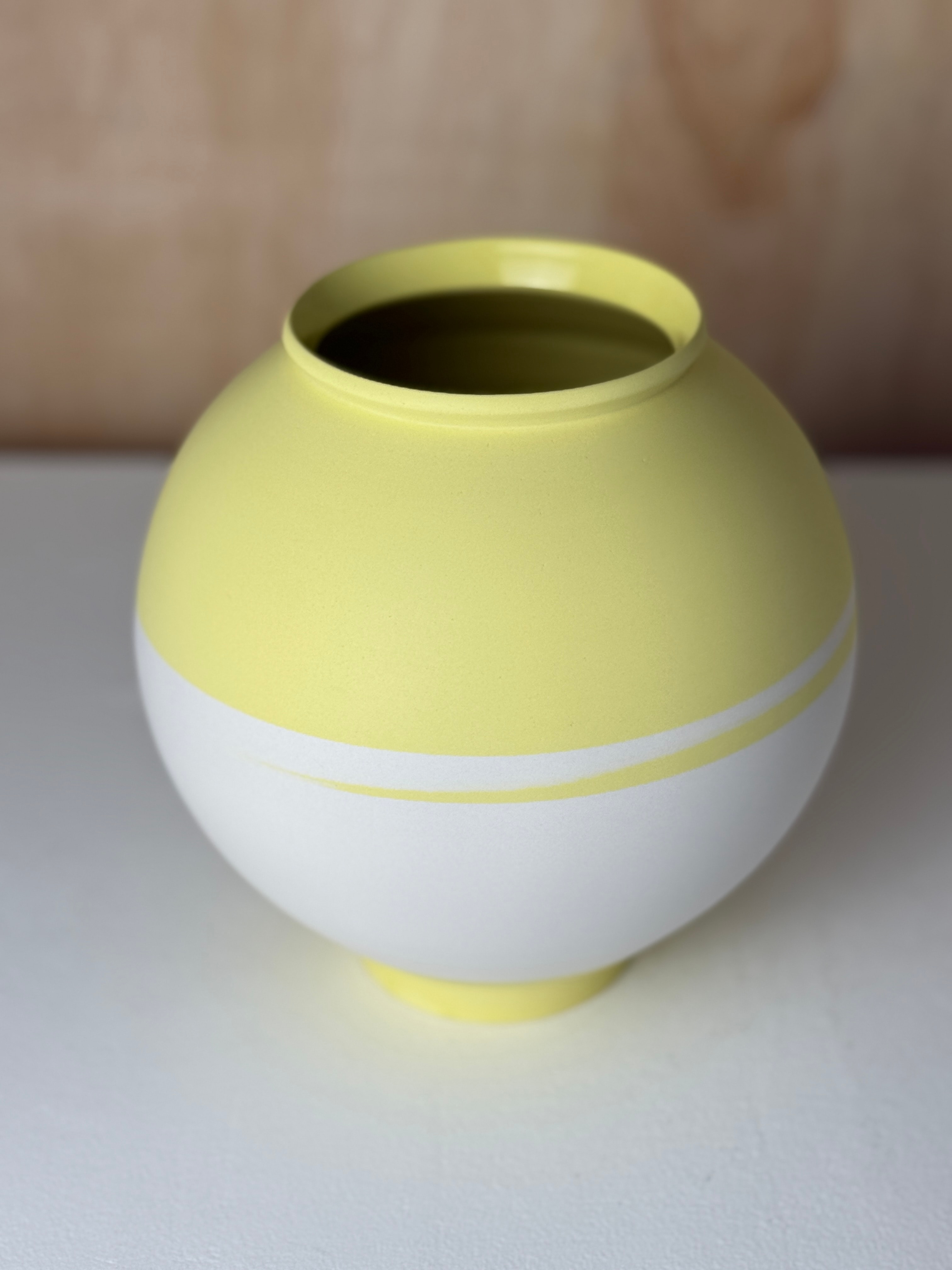 Moon jar