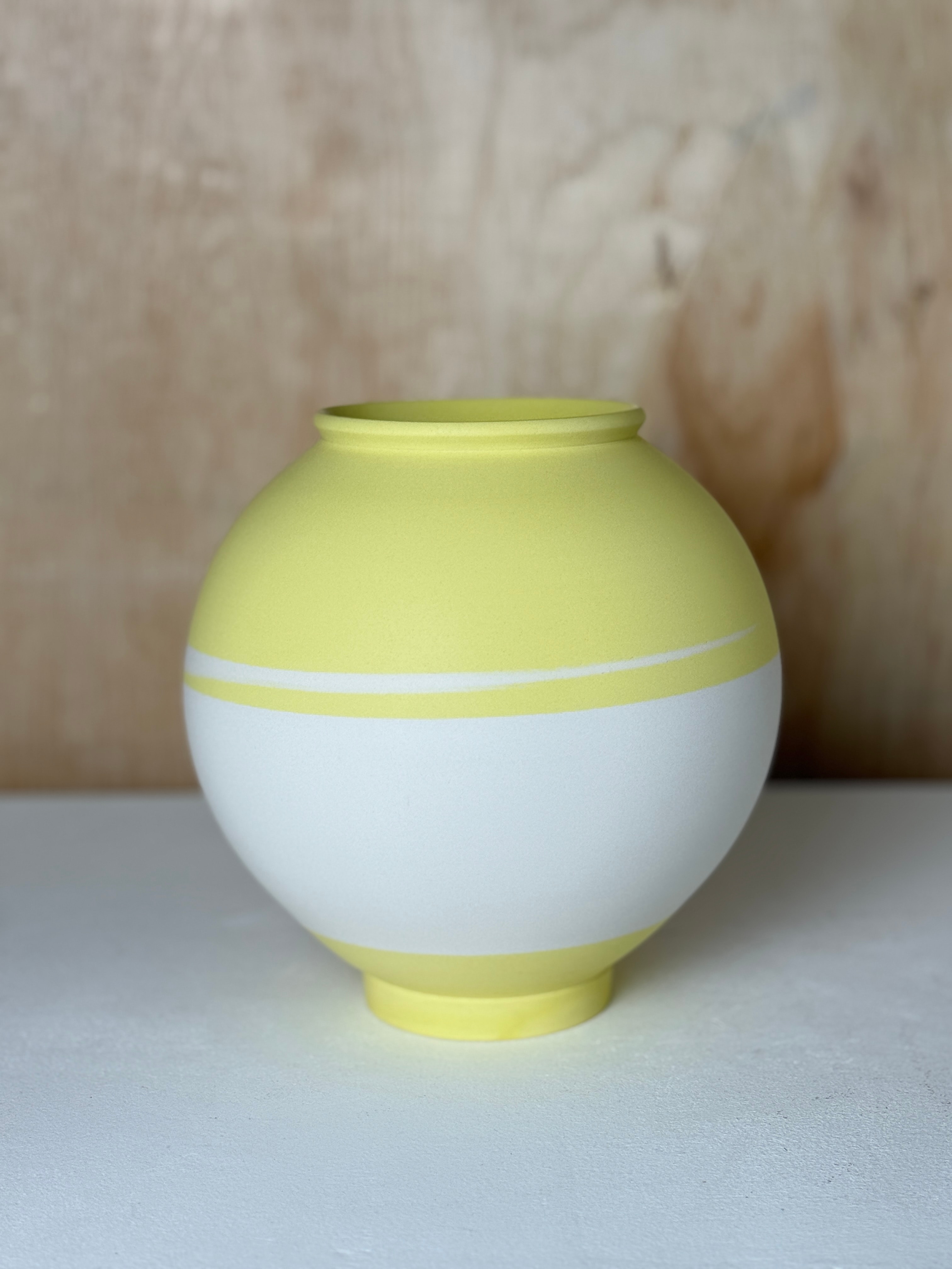 Moon jar