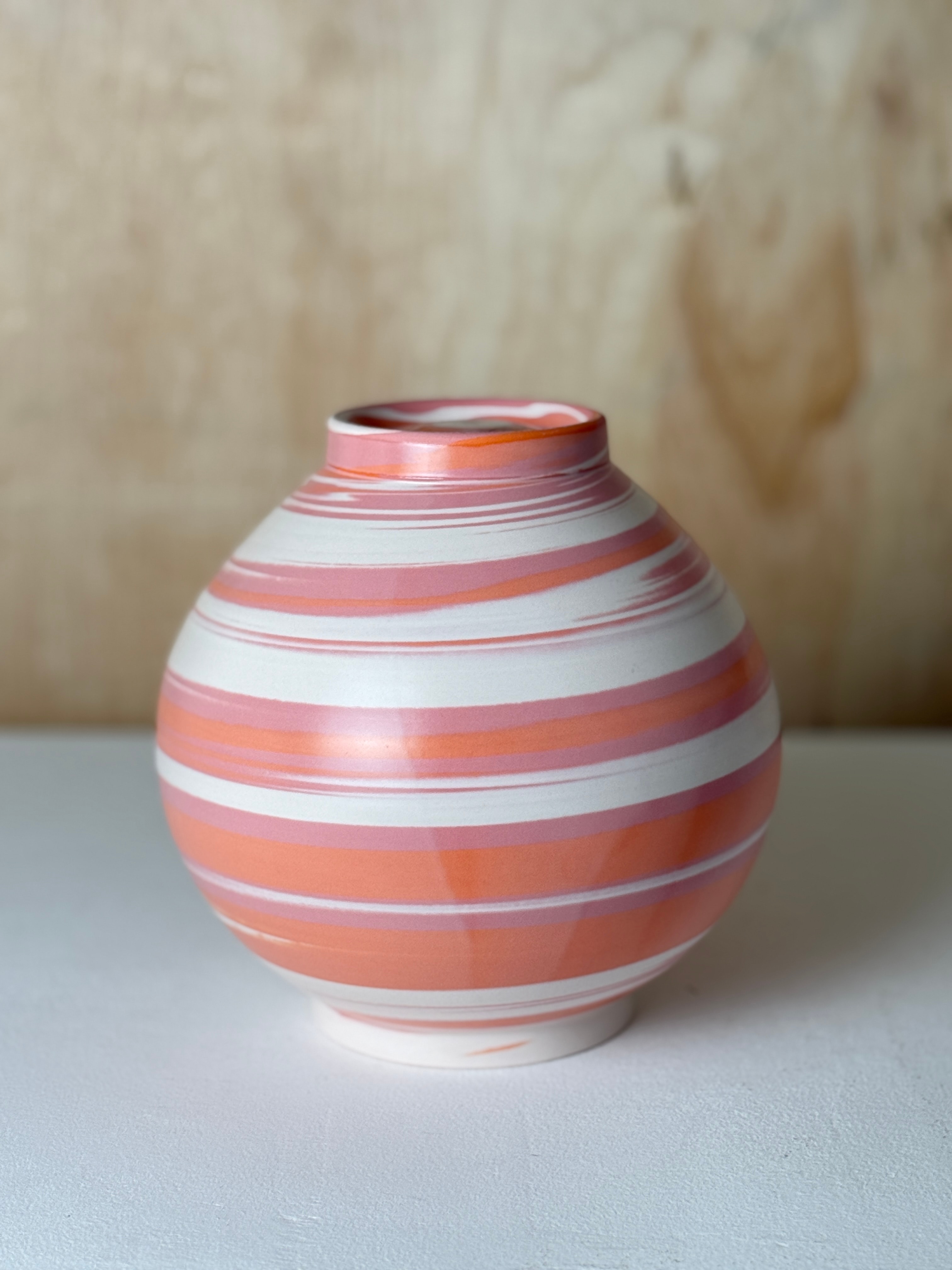 Moon jar