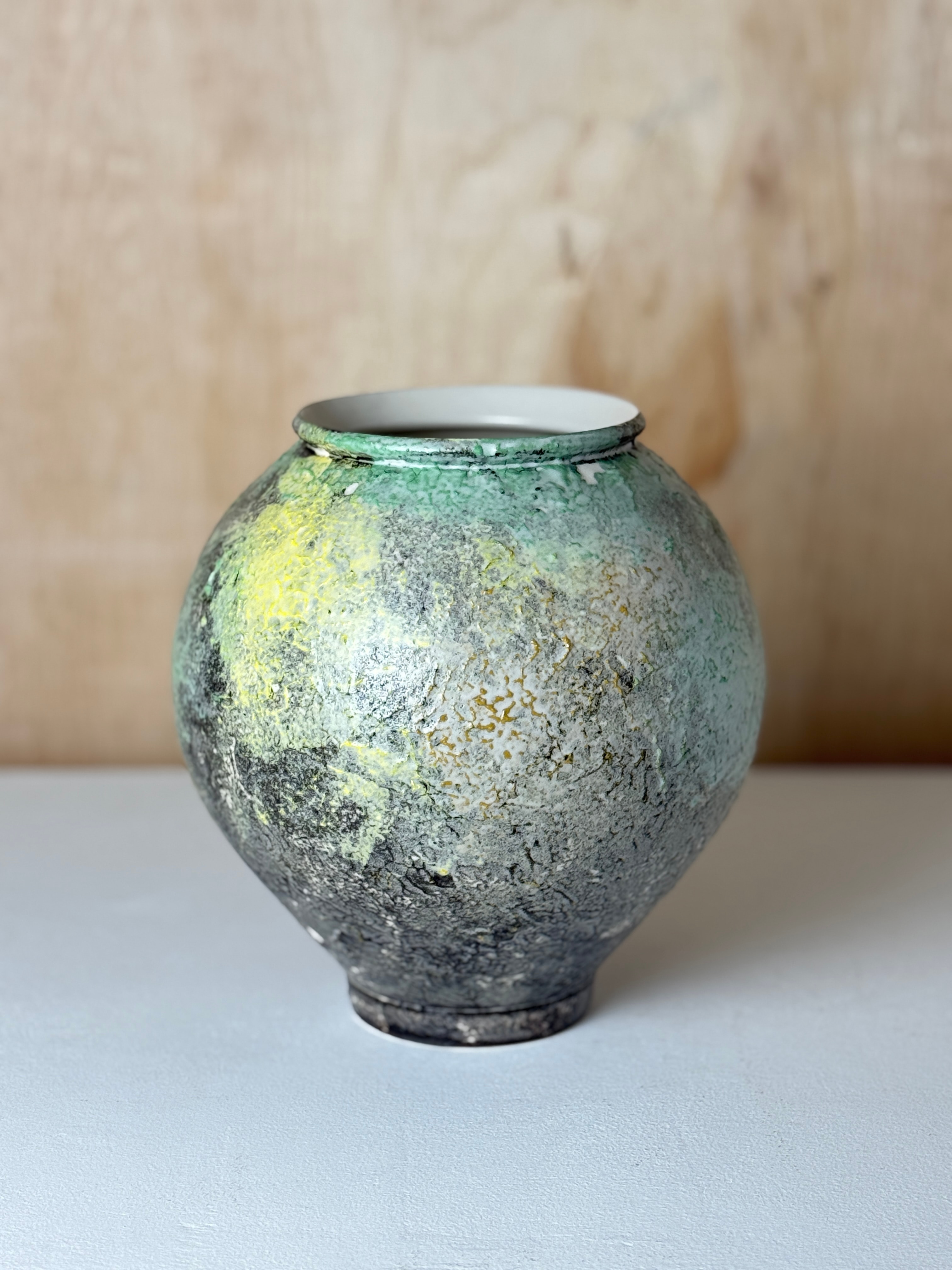 Moon jar
