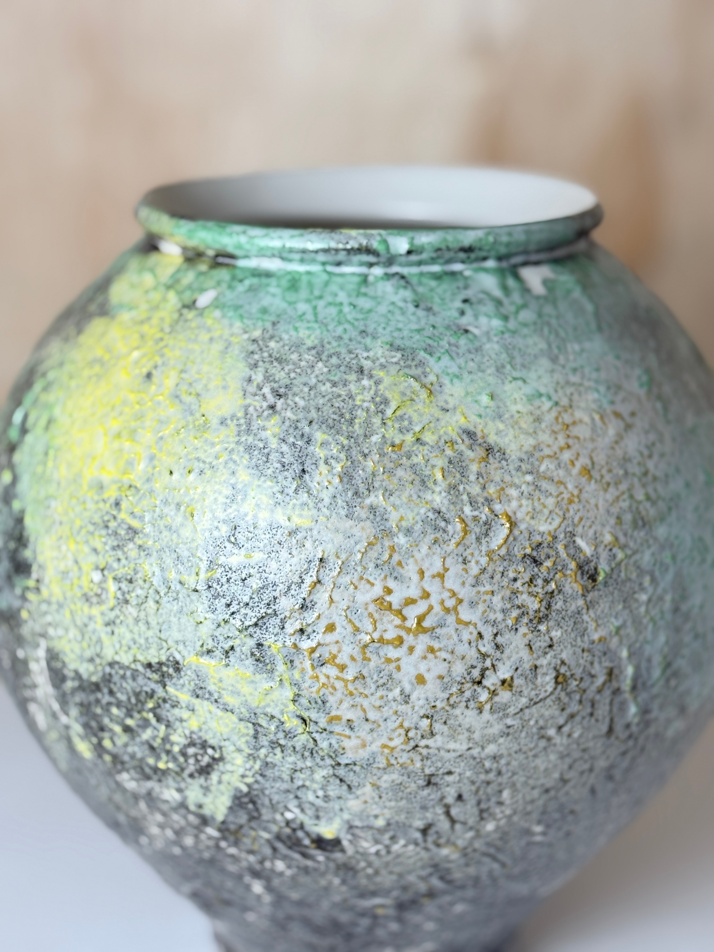 Moon jar