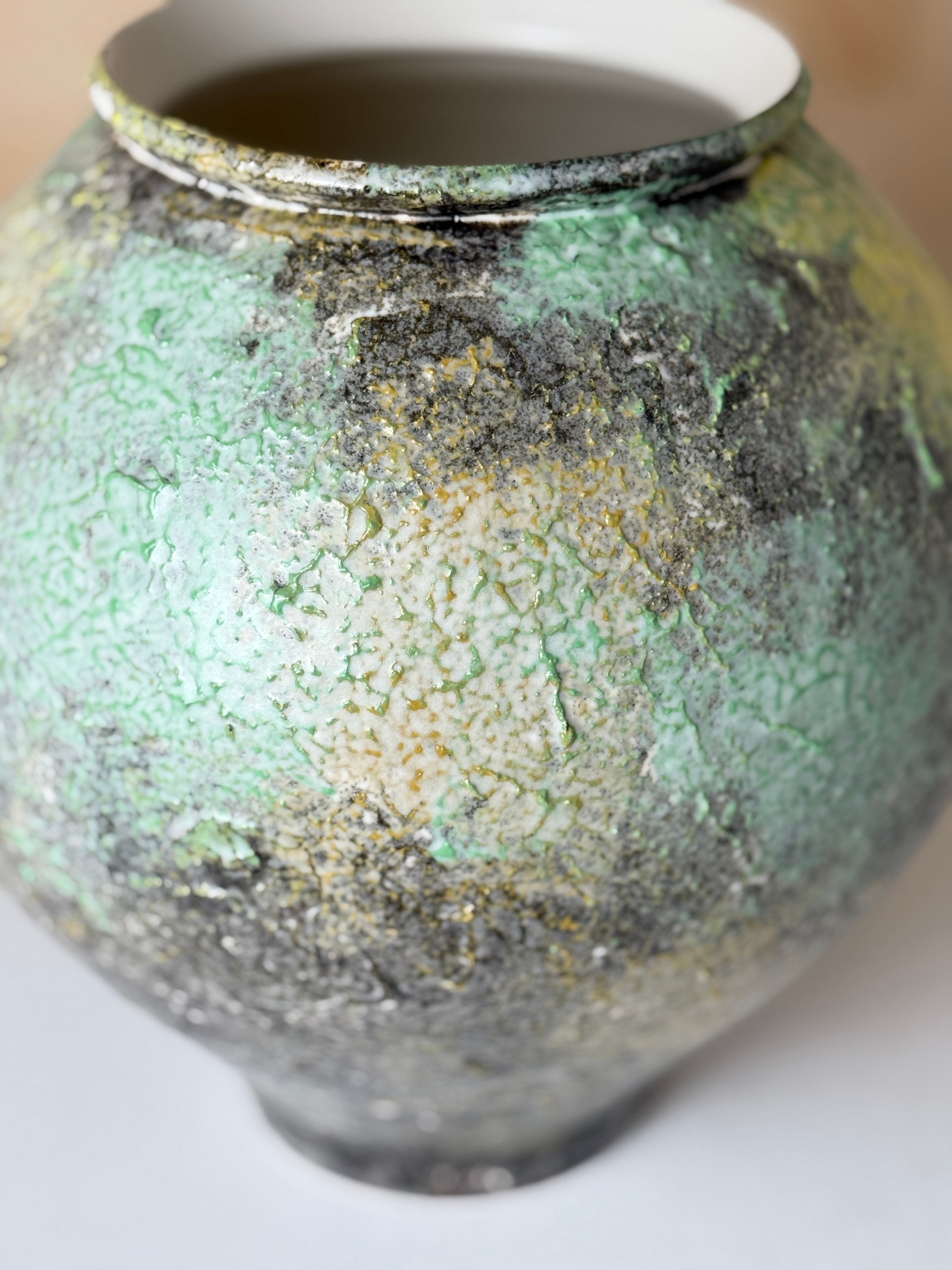 Moon jar