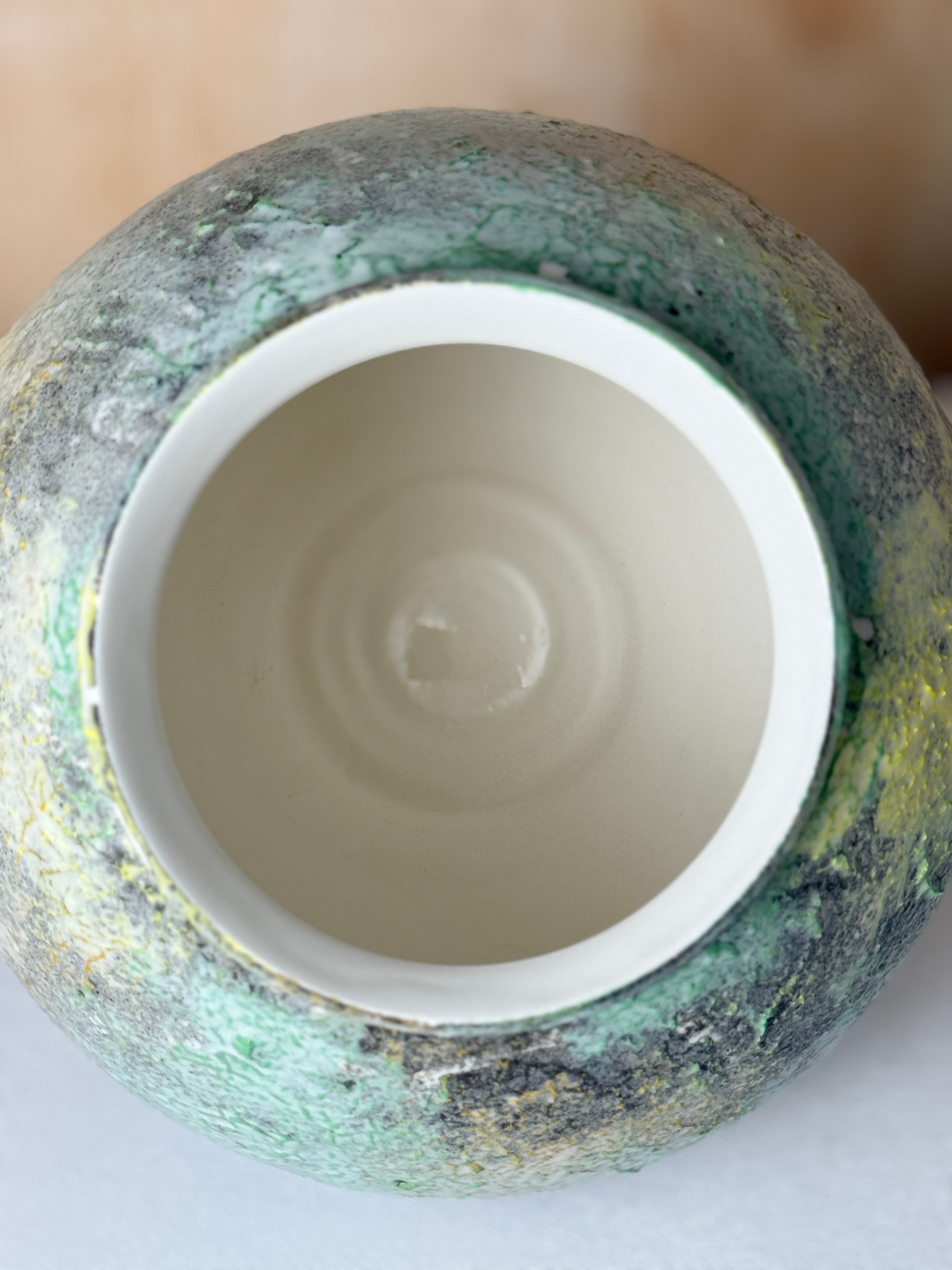 Moon jar