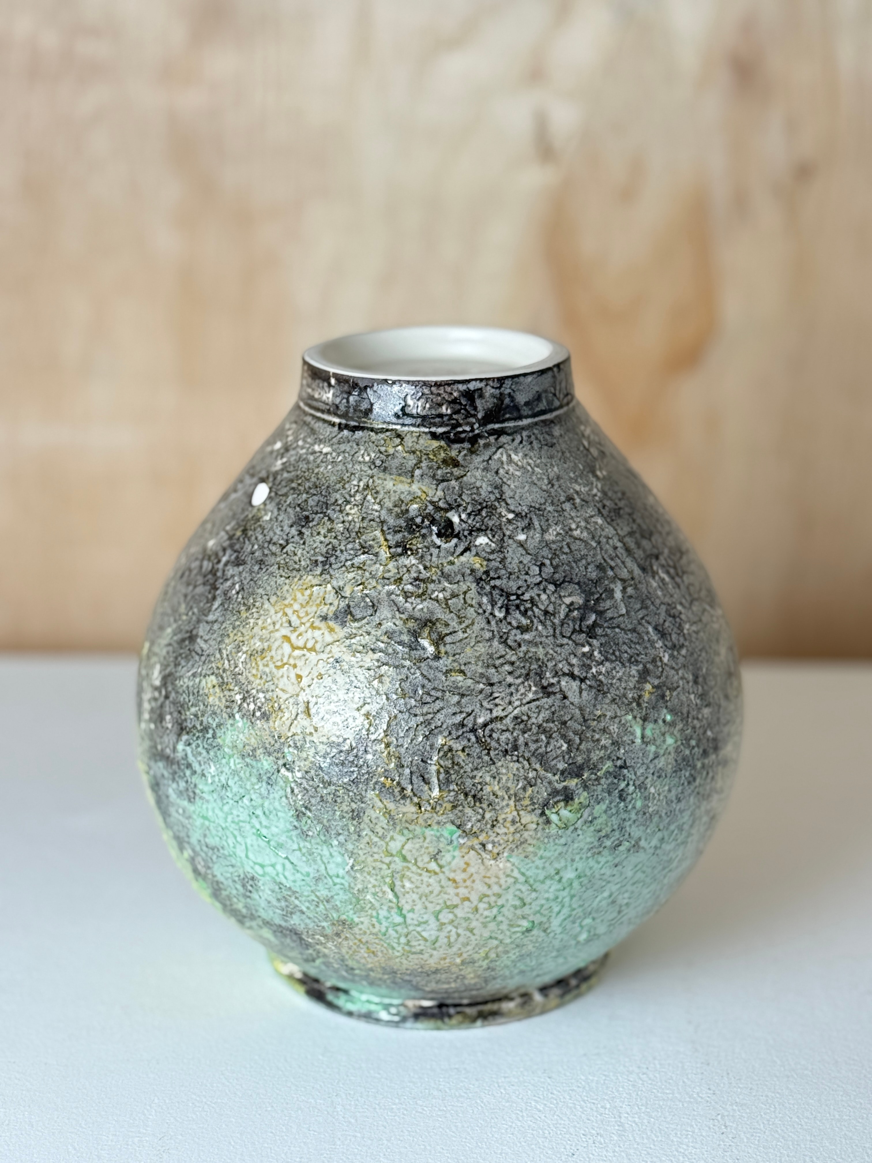 Moon jar
