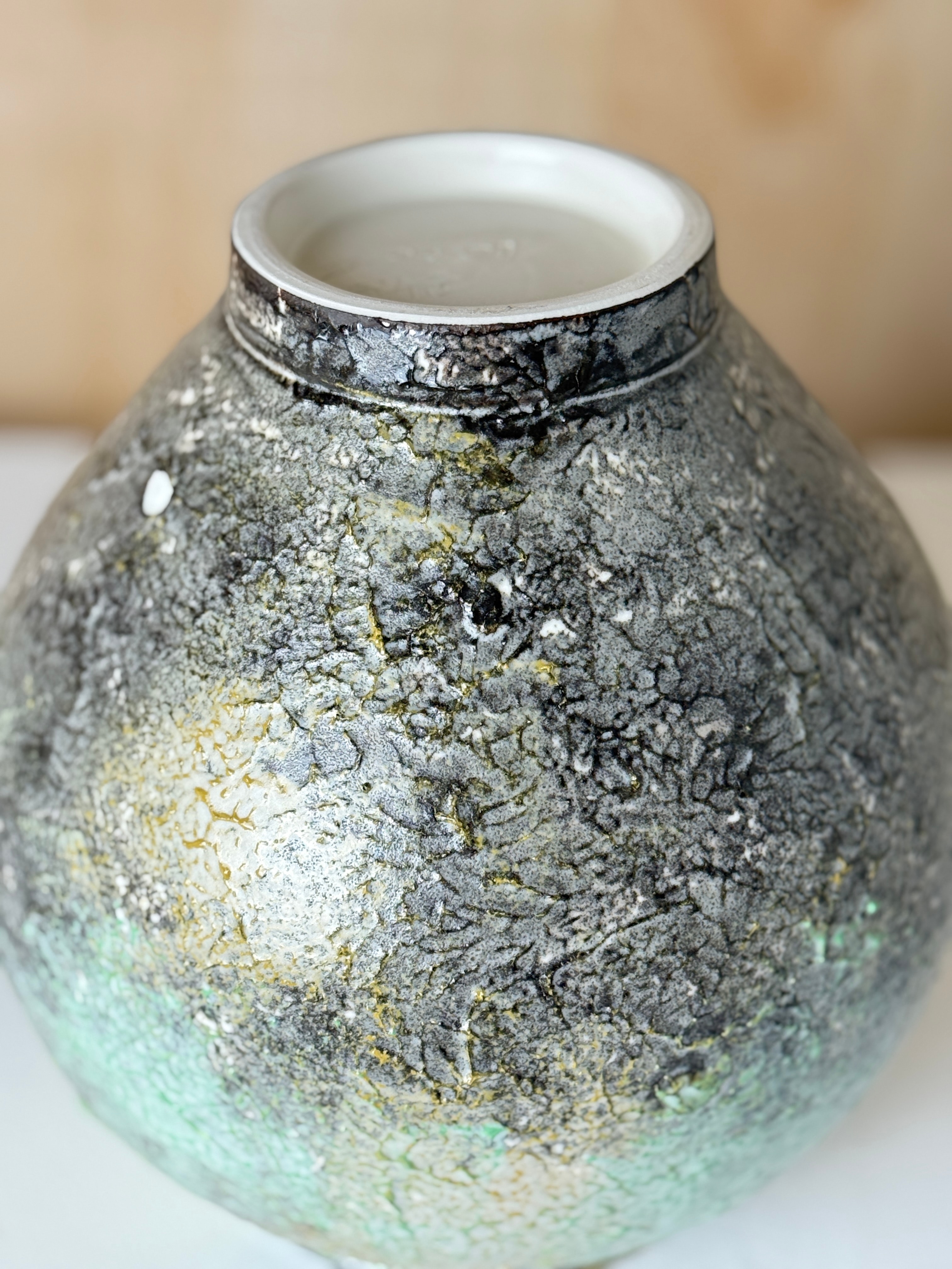 Moon jar