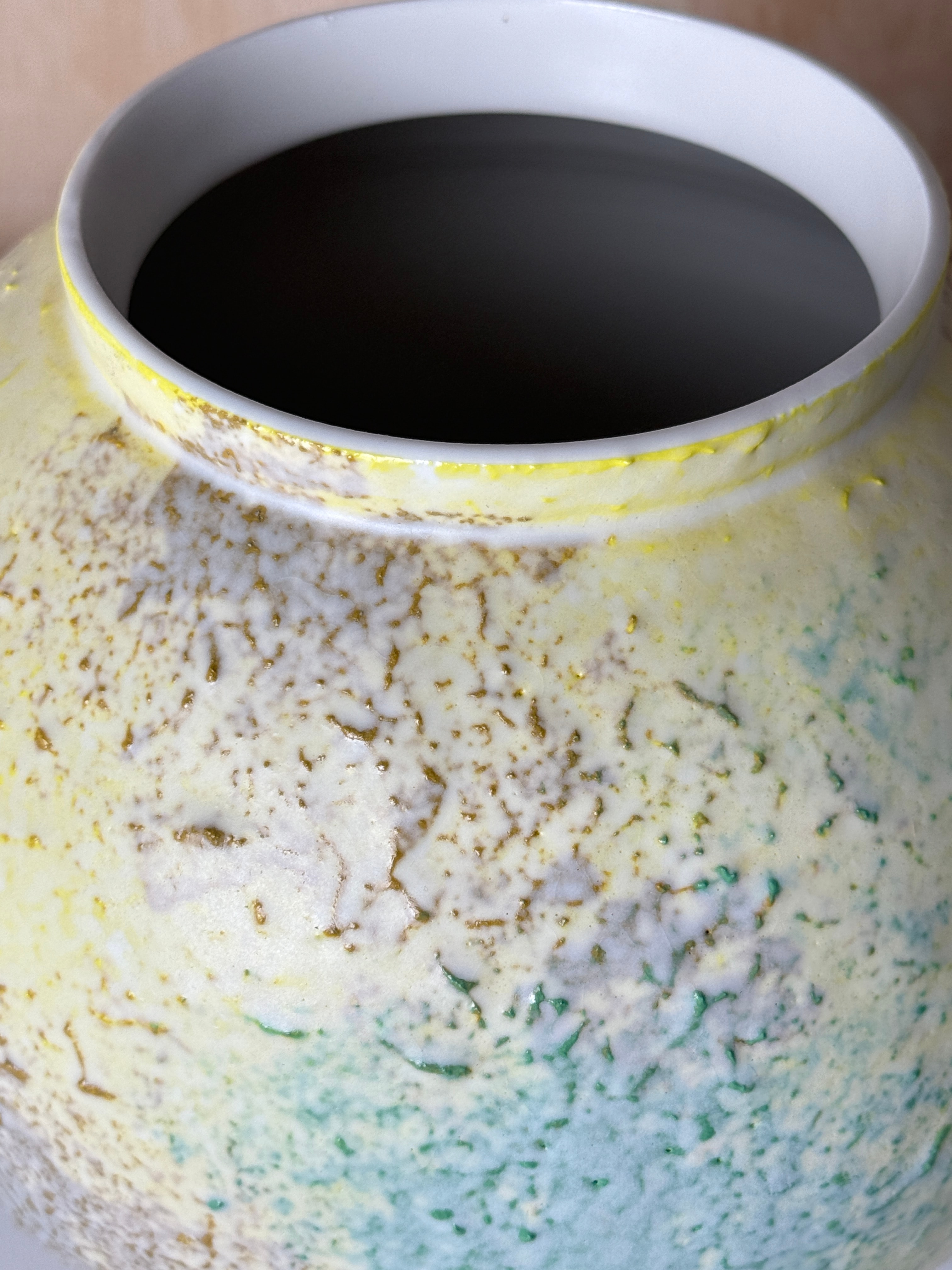 Moon jar