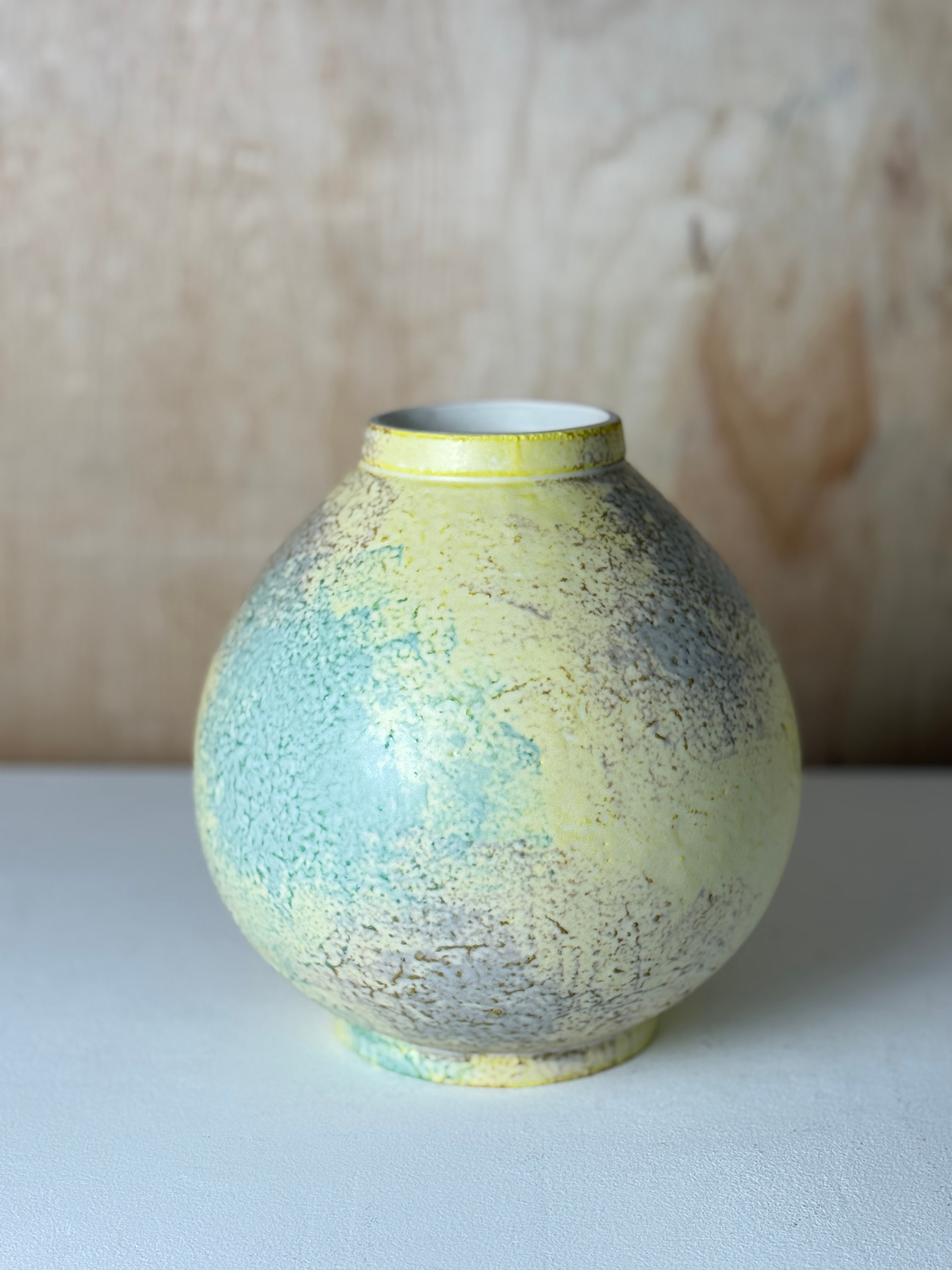 Moon jar