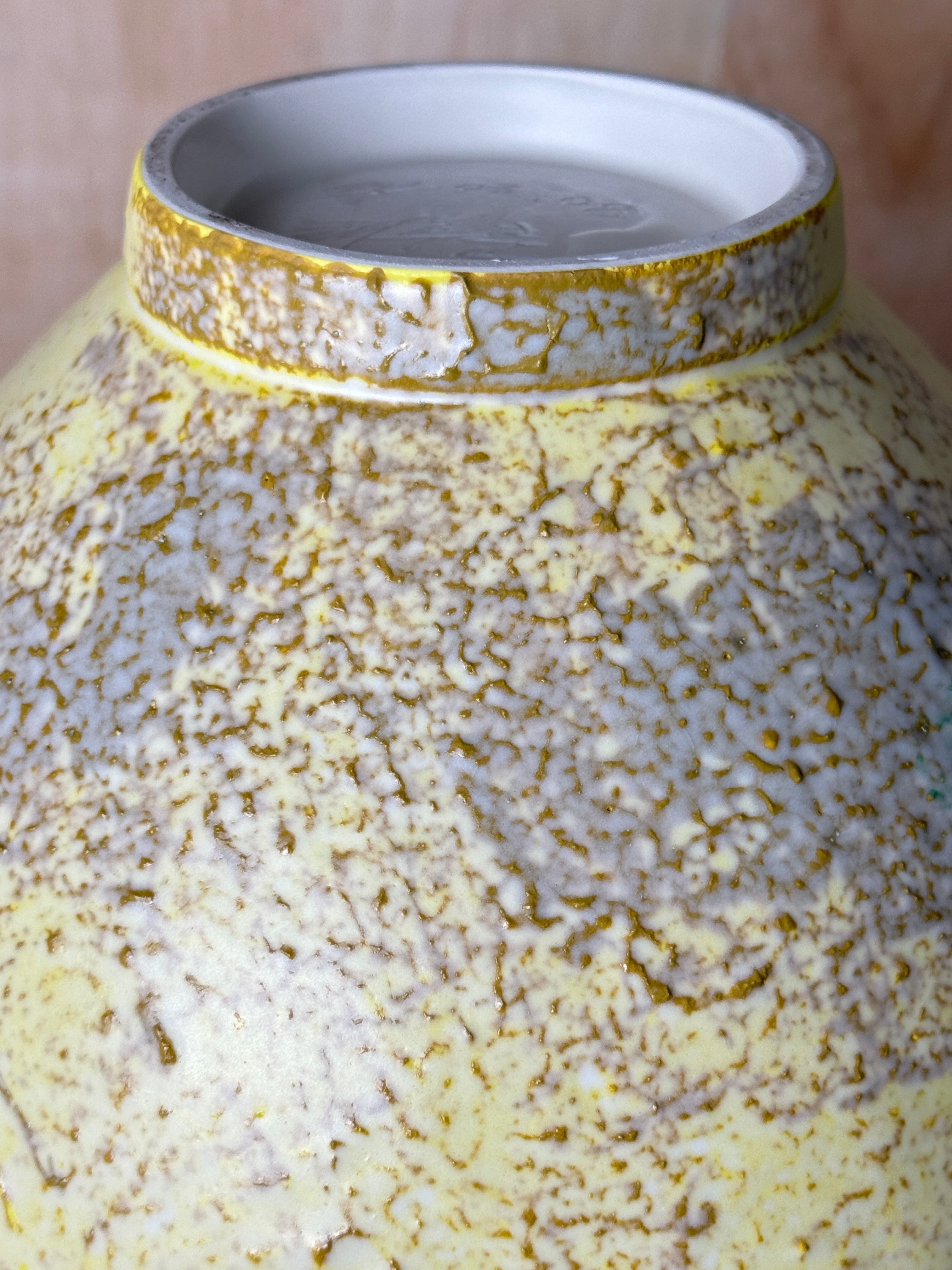 Moon jar