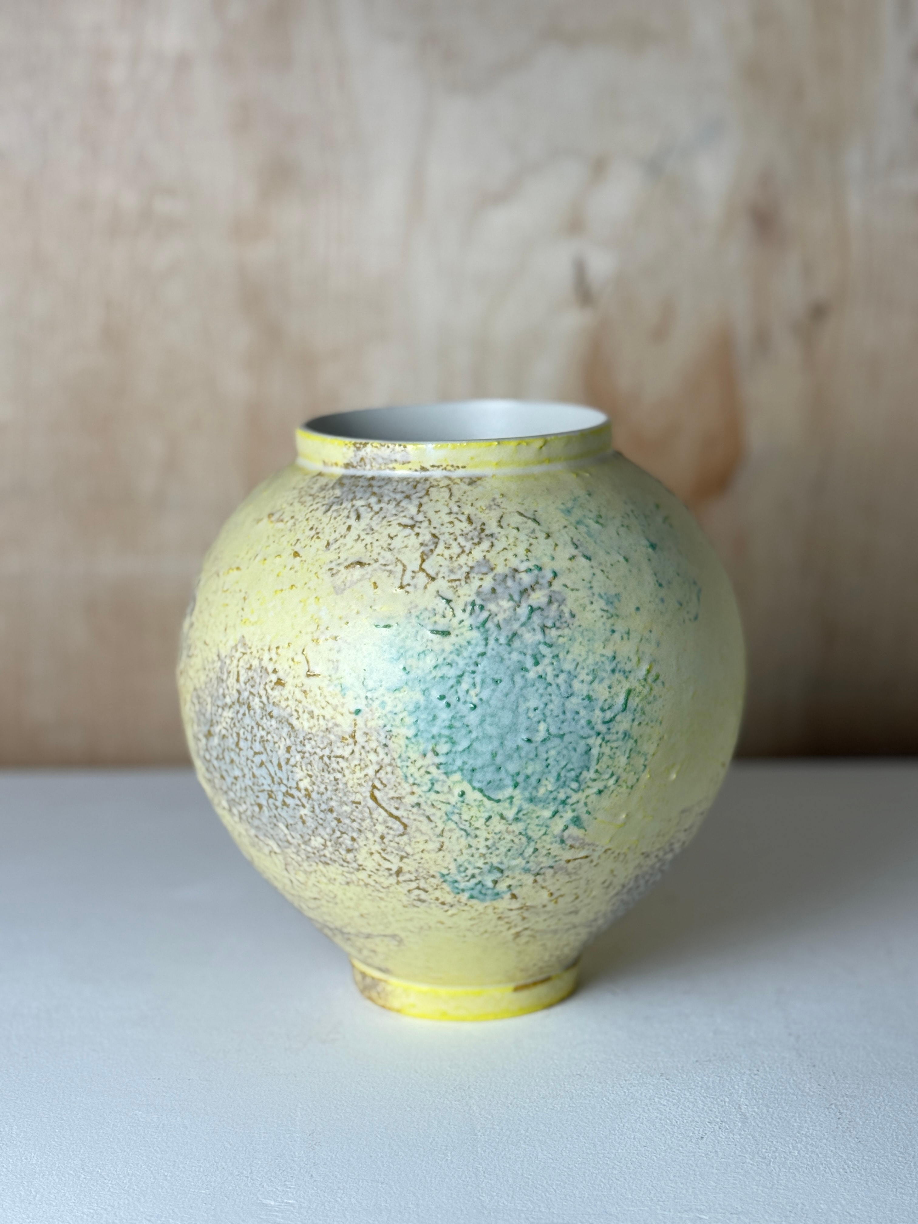 Moon jar