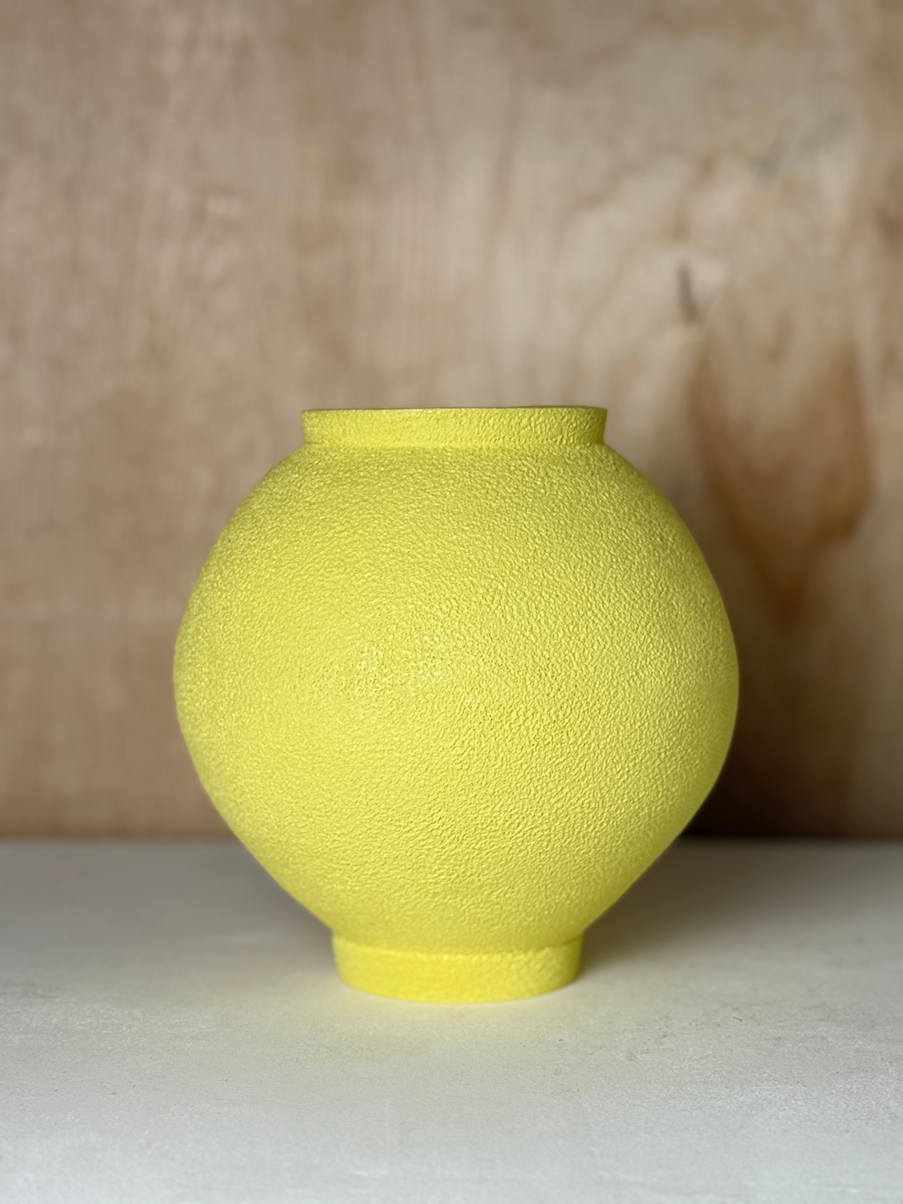 Moon jar
